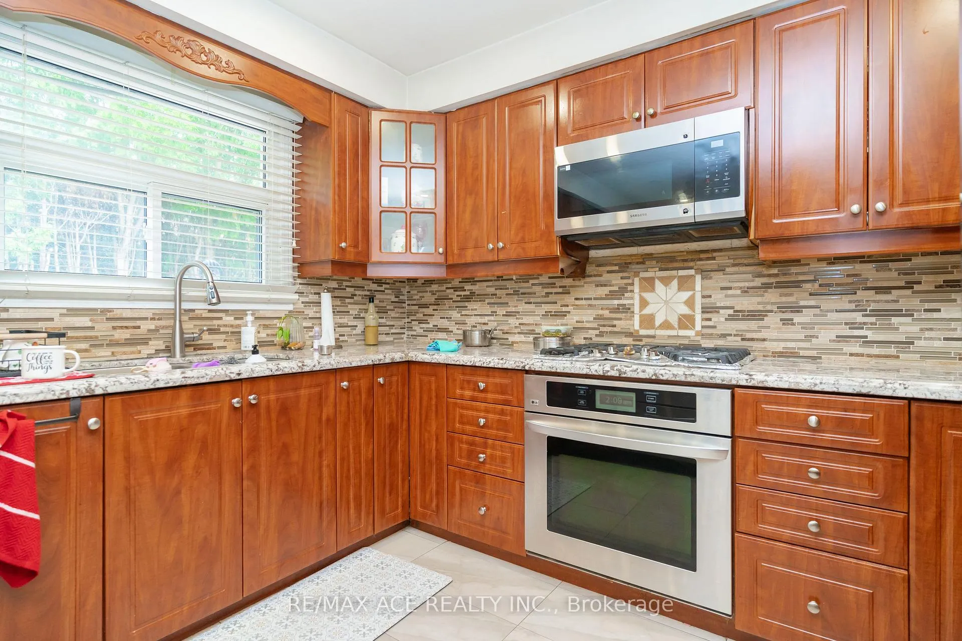 Photo 13 of 38 Pottery Crescent, Brampton, Northgate — HOMEH