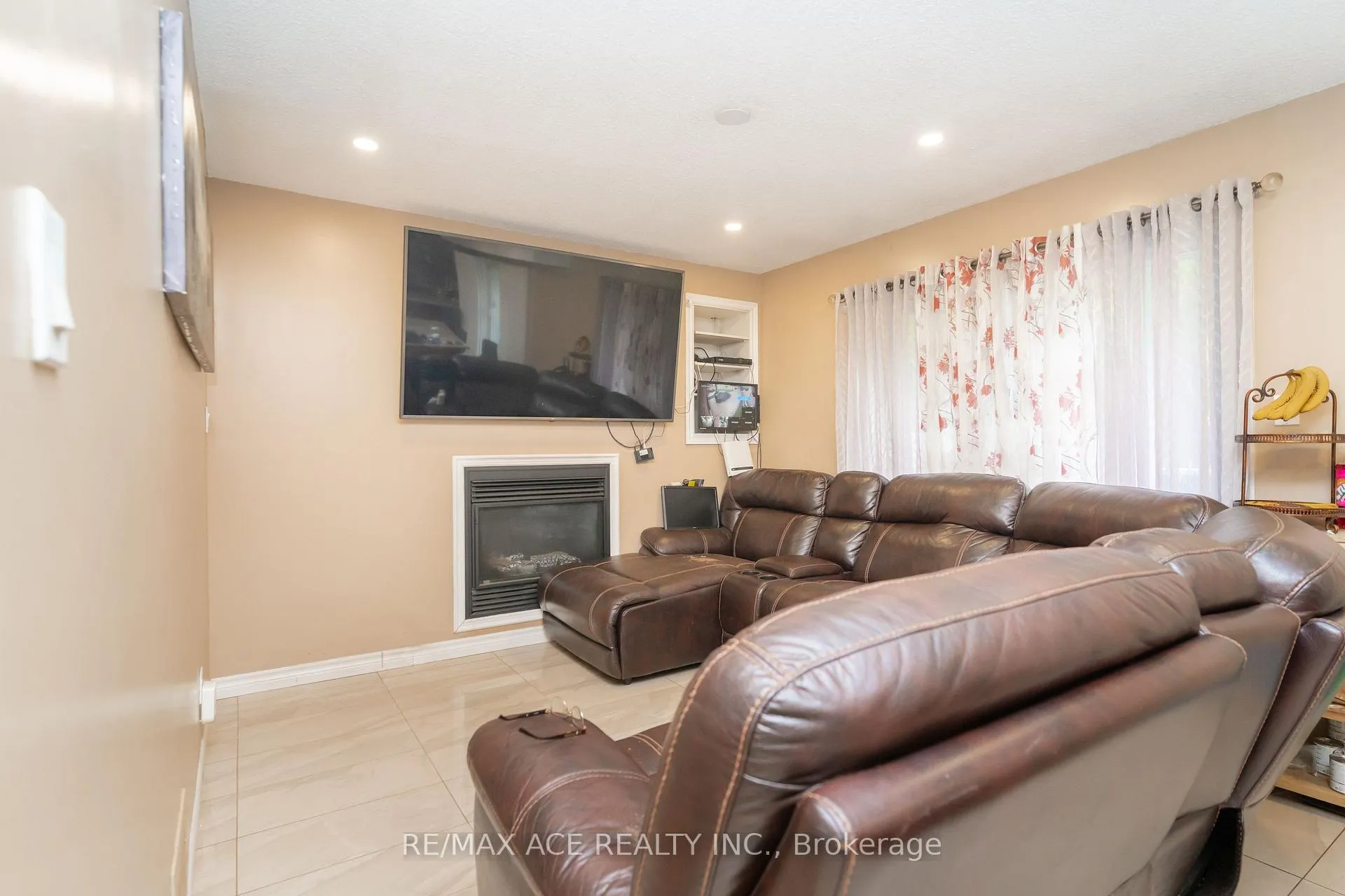 Photo 17 of 38 Pottery Crescent, Brampton, Northgate — HOMEH