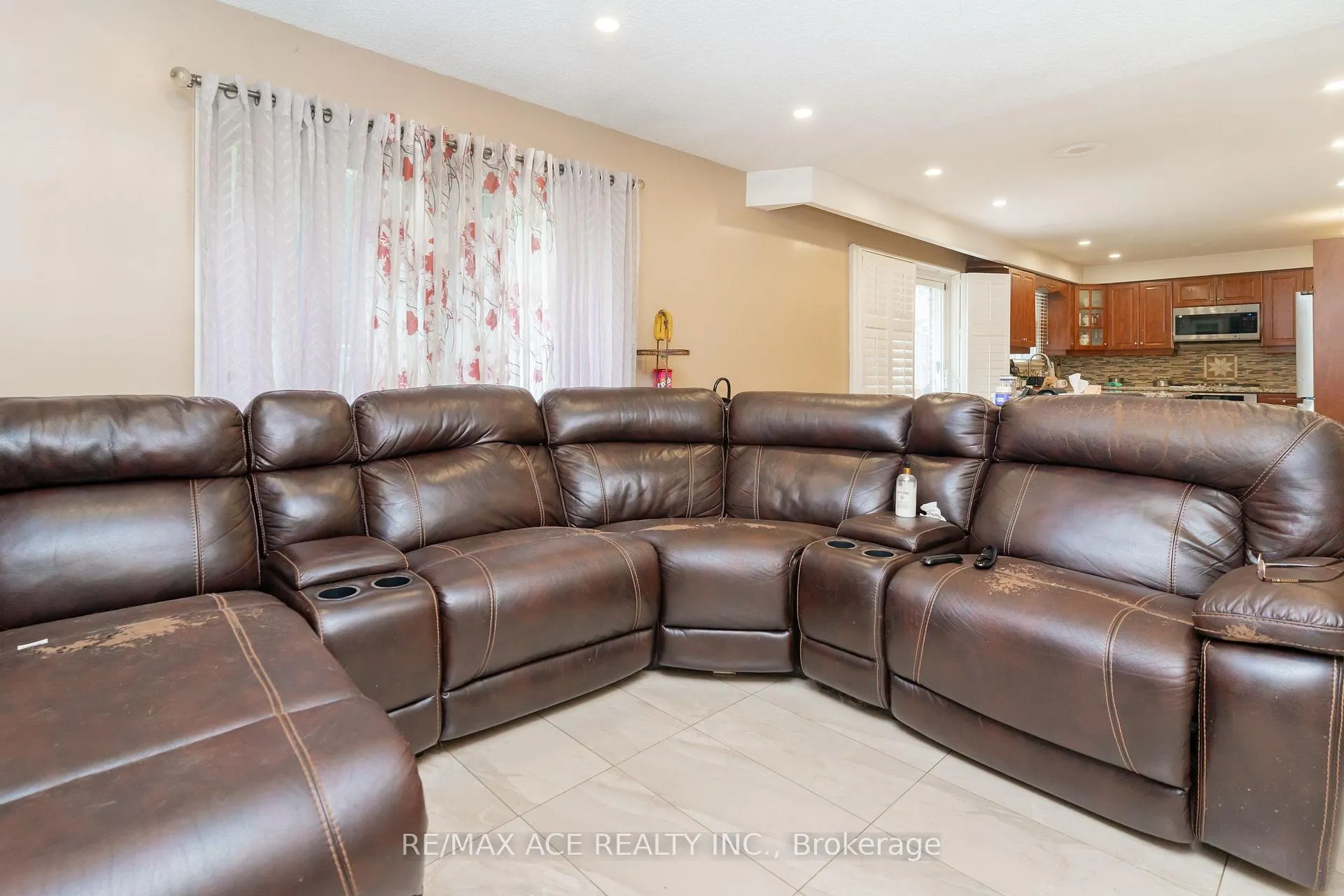 Photo 19 of 38 Pottery Crescent, Brampton, Northgate — HOMEH