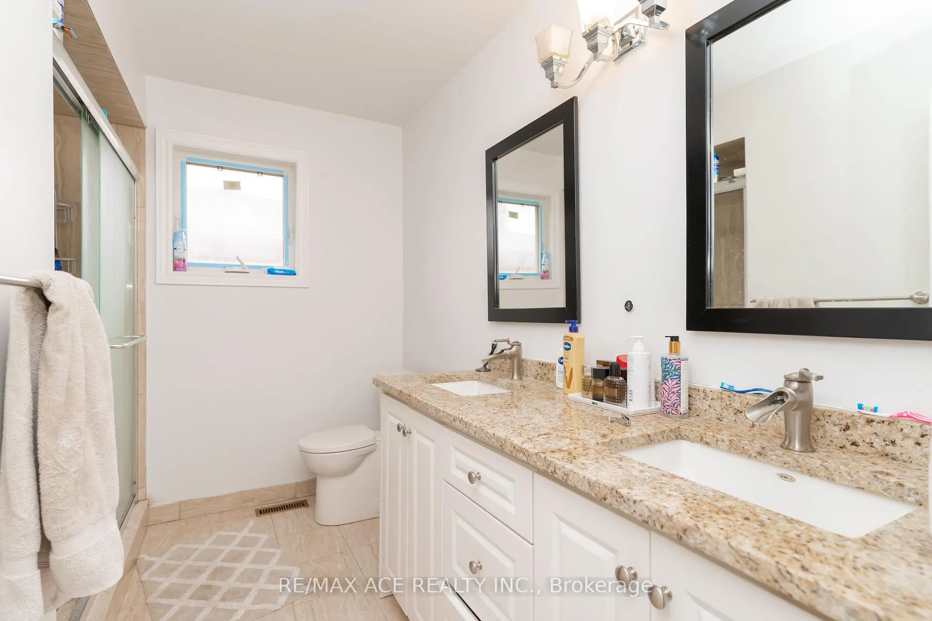 Photo 32 of 38 Pottery Crescent, Brampton, Northgate — HOMEH