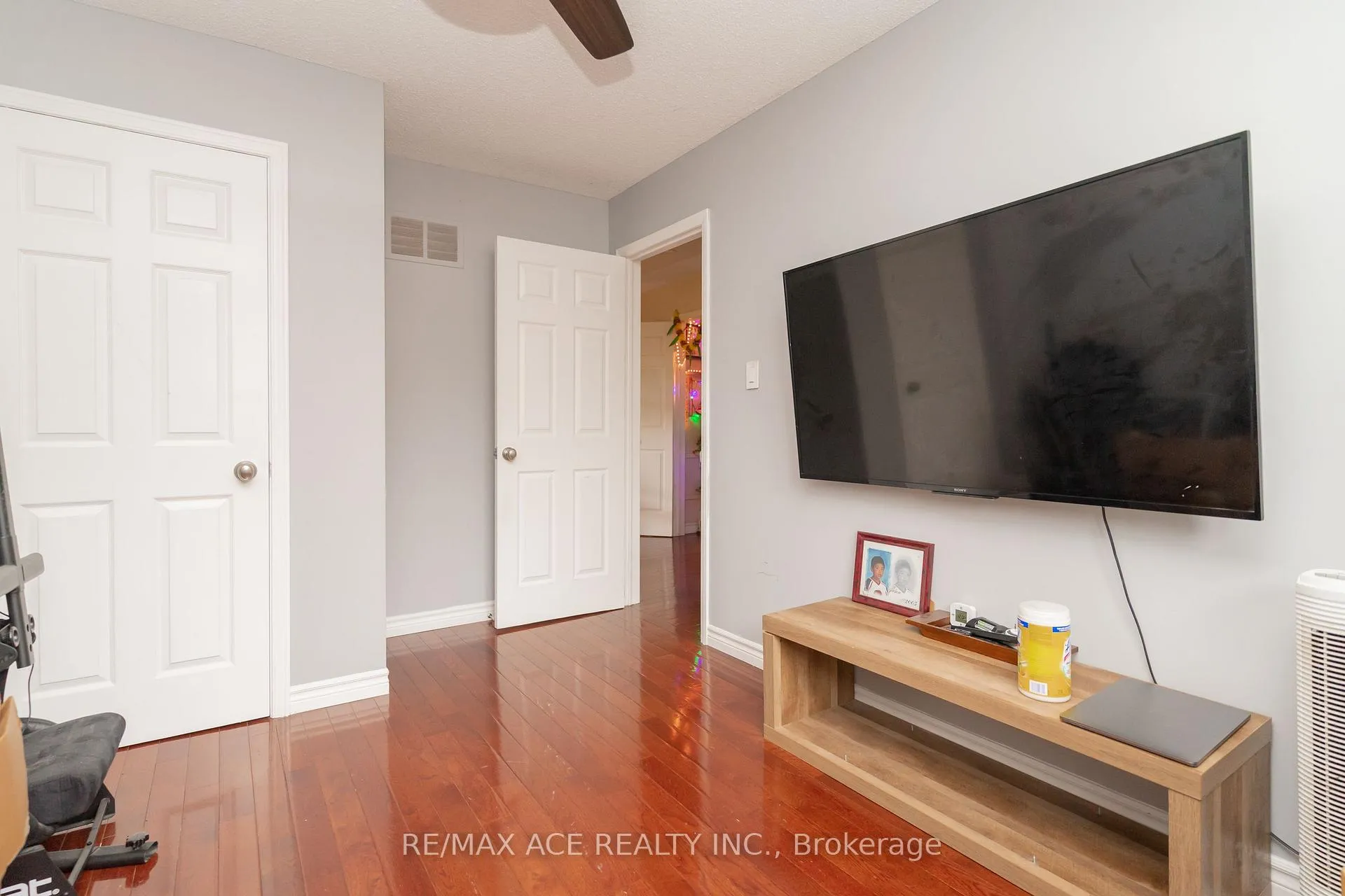 Photo 34 of 38 Pottery Crescent, Brampton, Northgate — HOMEH