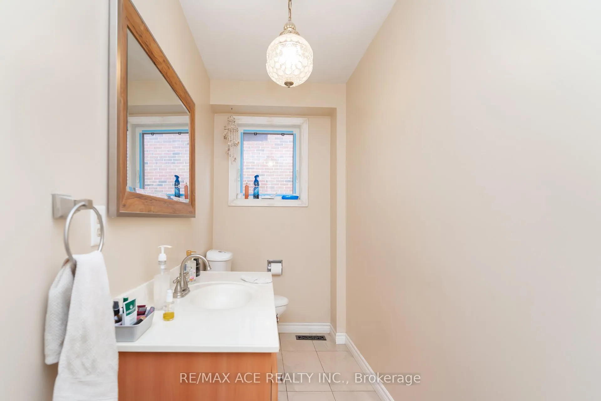 Photo 35 of 38 Pottery Crescent, Brampton, Northgate — HOMEH