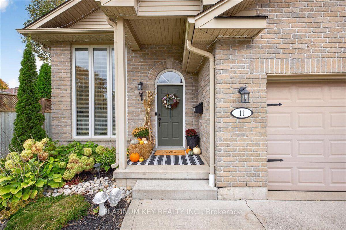 Photo 3 of 11 Allison Court, Strathroy-Caradoc, NE — HOMEH