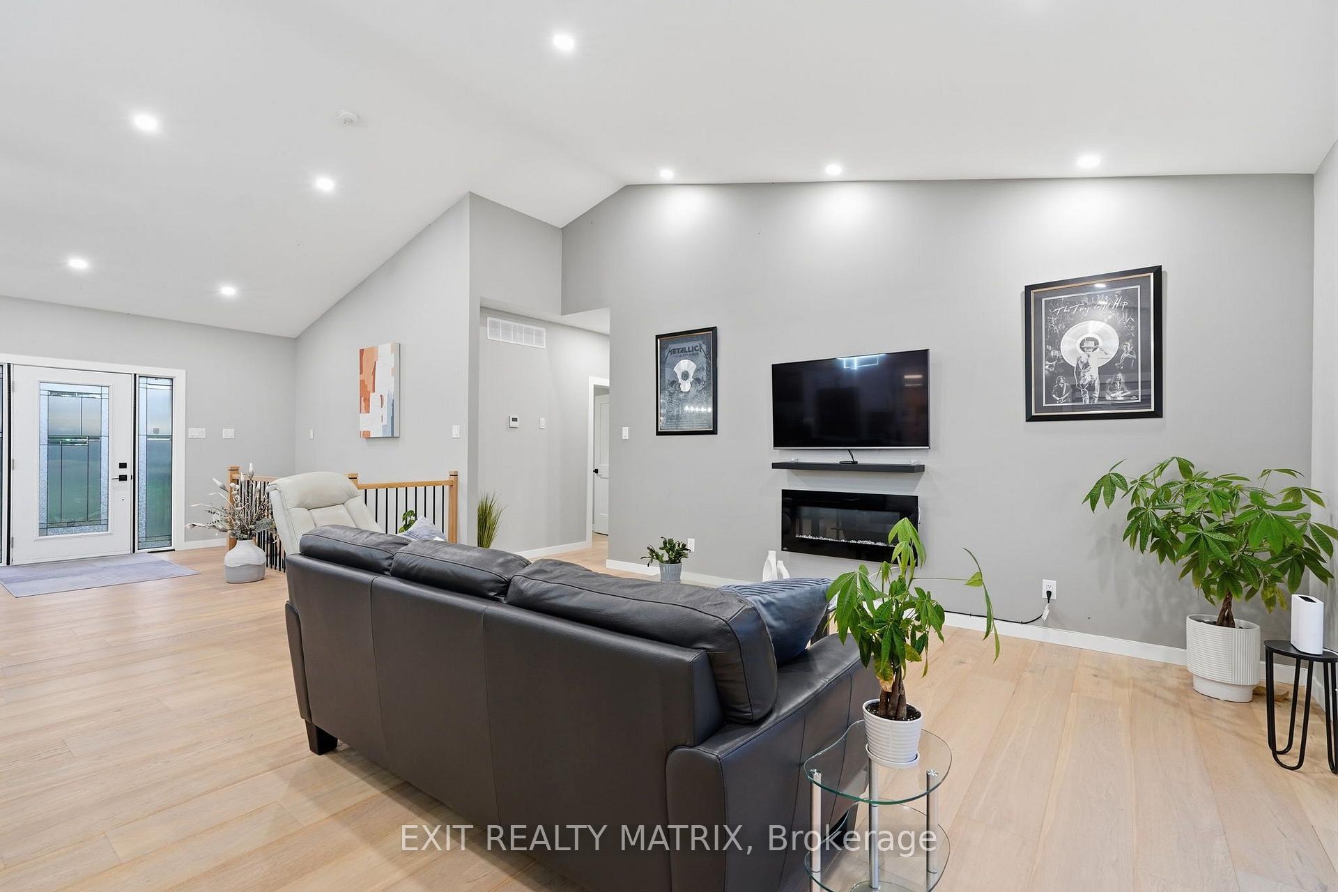 Photo 18 of 12340 Forest Road, South Dundas, South Dundas (Williamsburgh) Twp — HOMEH
