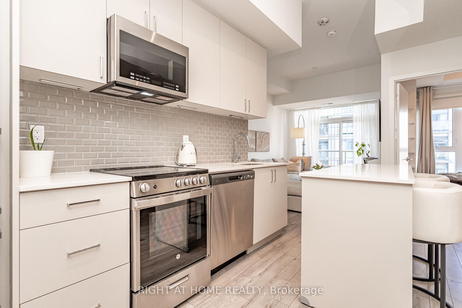 Photo 15 of Unit 510, 1005 Dundas Street E, Oakville, Joshua Meadows — HOMEH