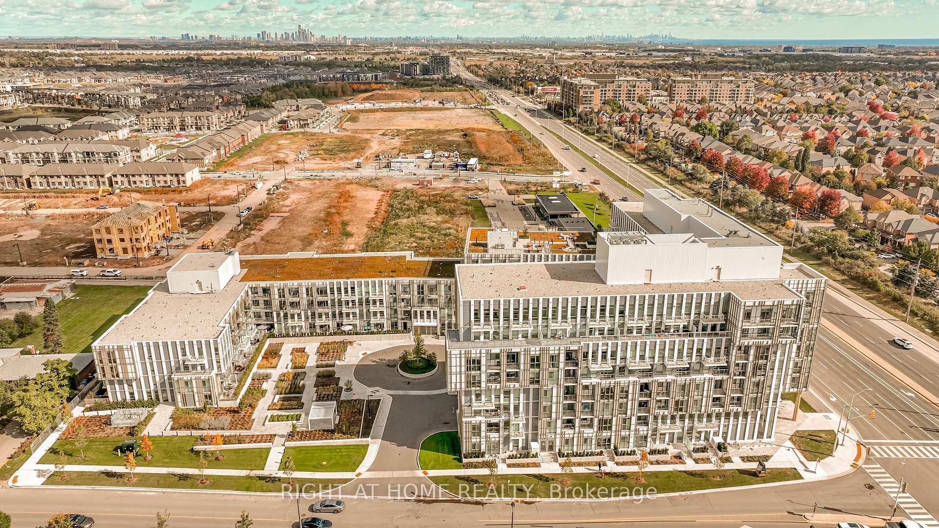 Photo 41 of Unit 510, 1005 Dundas Street E, Oakville, Joshua Meadows — HOMEH
