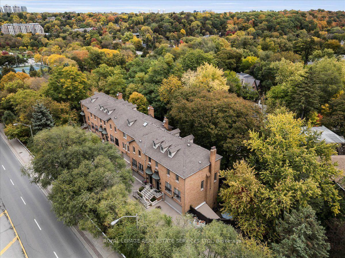 Photo 3 of Unit TH3, 3525 Yonge Street, North York, Bridle Path-Sunnybrook-York Mills — HOMEH