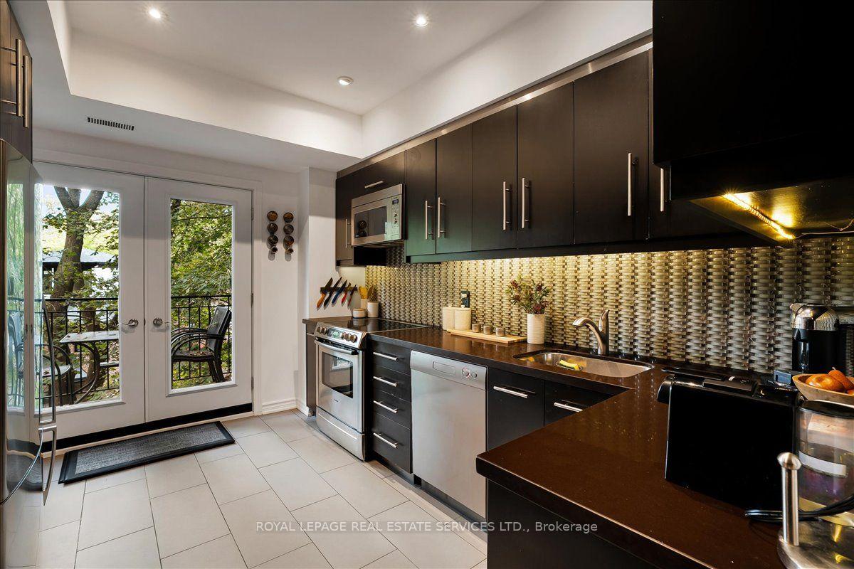 Photo 15 of Unit TH3, 3525 Yonge Street, North York, Bridle Path-Sunnybrook-York Mills — HOMEH