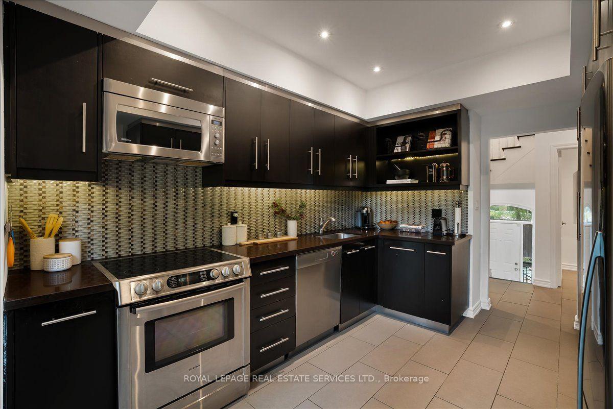 Photo 16 of Unit TH3, 3525 Yonge Street, North York, Bridle Path-Sunnybrook-York Mills — HOMEH