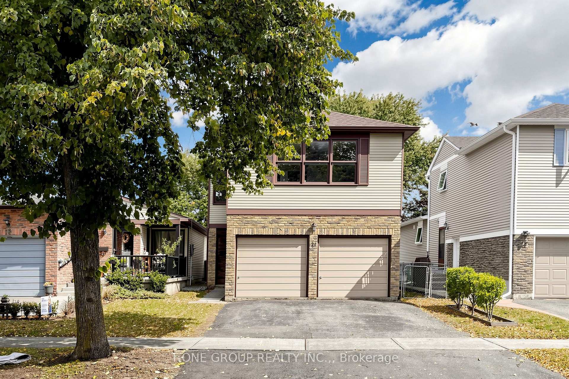 Photo 1 of 21 Madsen Crescent, Markham, Markville — HOMEH