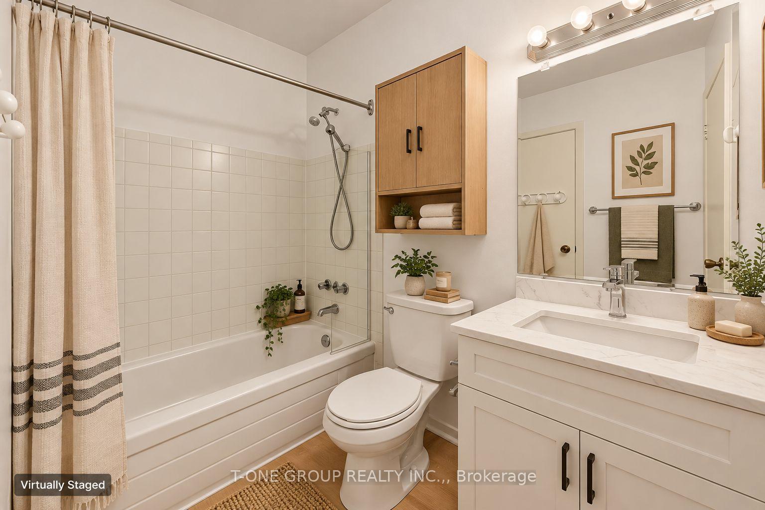 Photo 11 of 21 Madsen Crescent, Markham, Markville — HOMEH