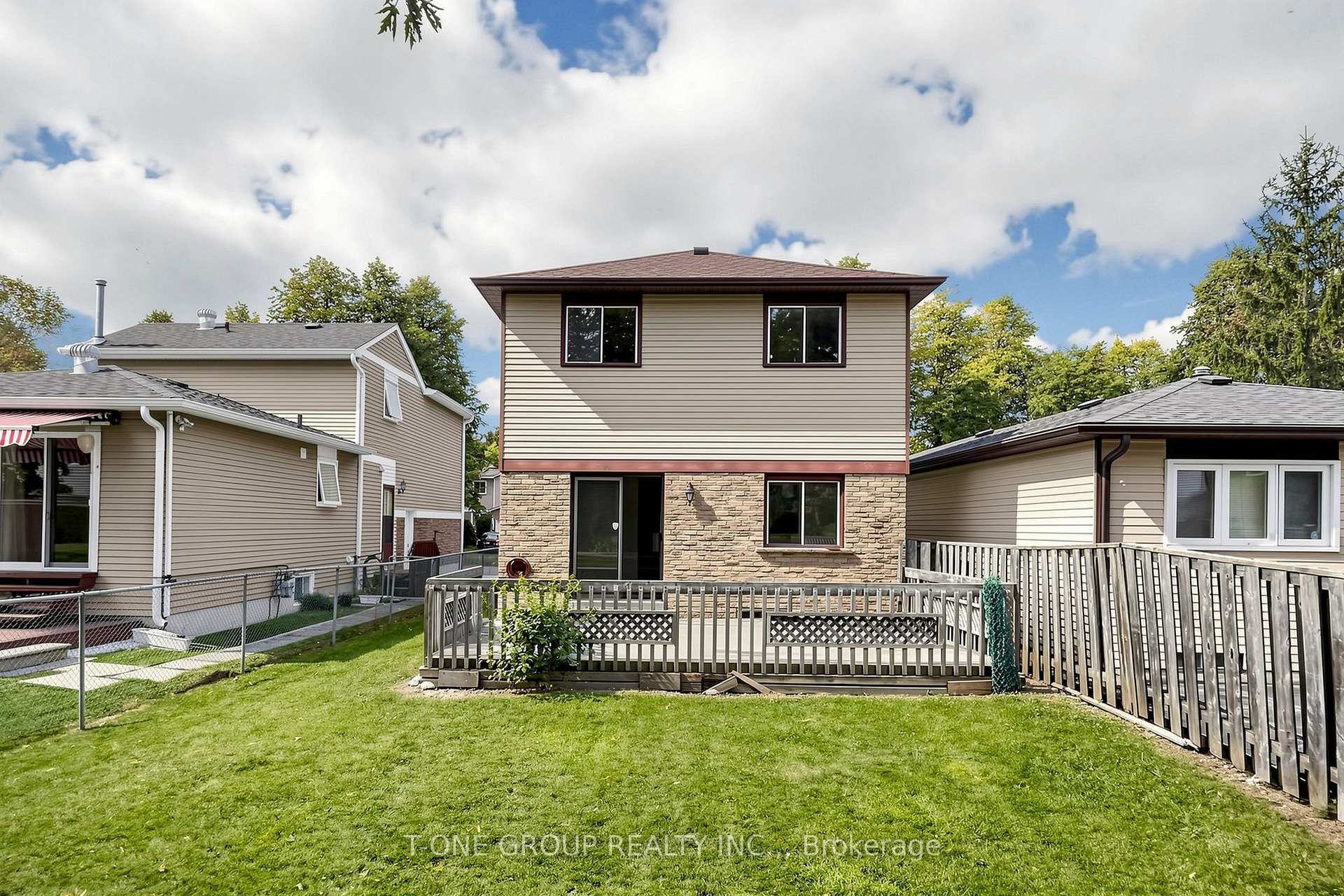 Photo 18 of 21 Madsen Crescent, Markham, Markville — HOMEH