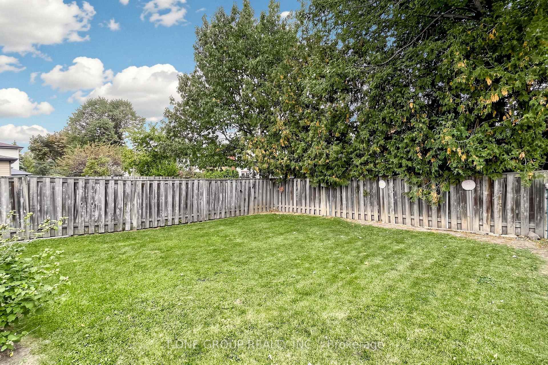 Photo 20 of 21 Madsen Crescent, Markham, Markville — HOMEH