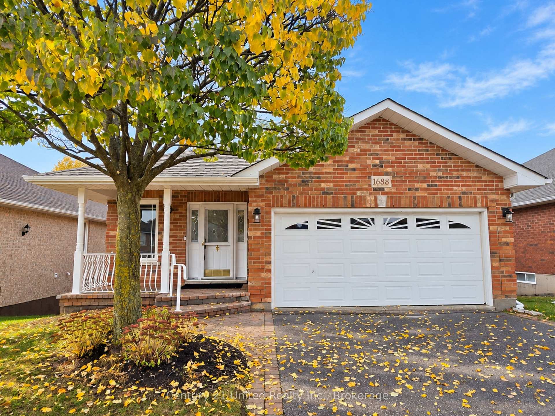 Photo 1 of 1688 Glenforest Boulevard, Peterborough, Monaghan Ward 2 — HOMEH