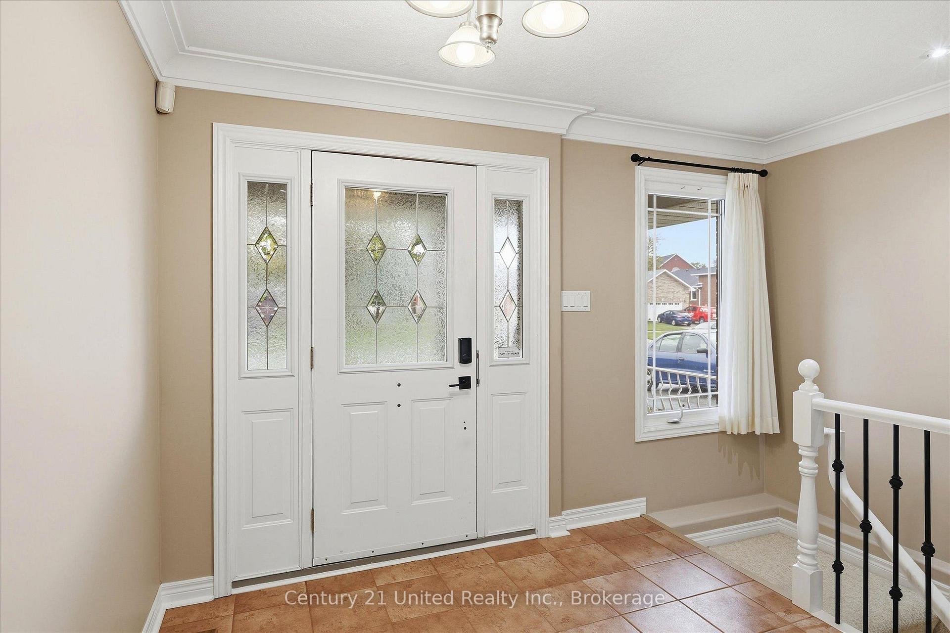 Photo 2 of 1688 Glenforest Boulevard, Peterborough, Monaghan Ward 2 — HOMEH