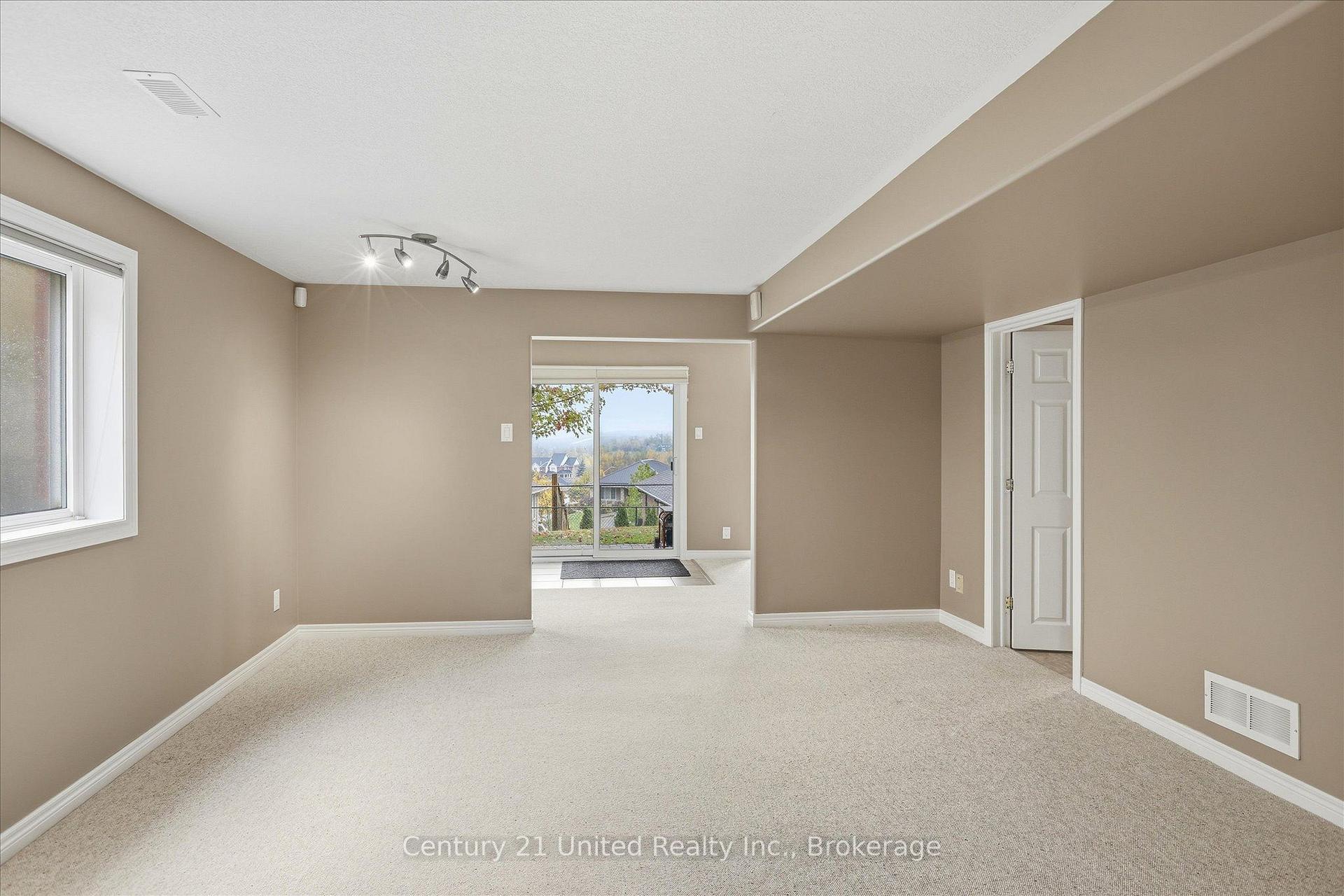 Photo 35 of 1688 Glenforest Boulevard, Peterborough, Monaghan Ward 2 — HOMEH