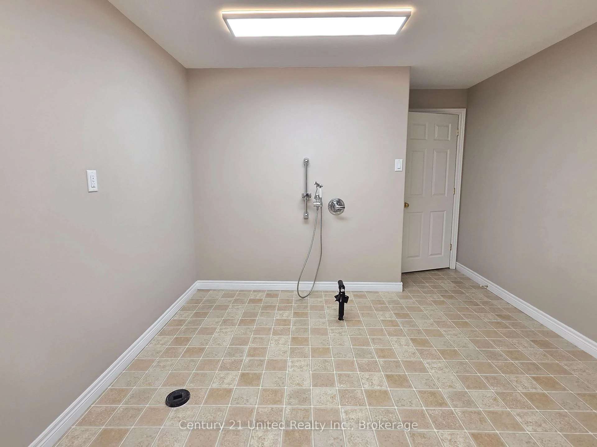 Photo 54 of 1688 Glenforest Boulevard, Peterborough, Monaghan Ward 2 — HOMEH