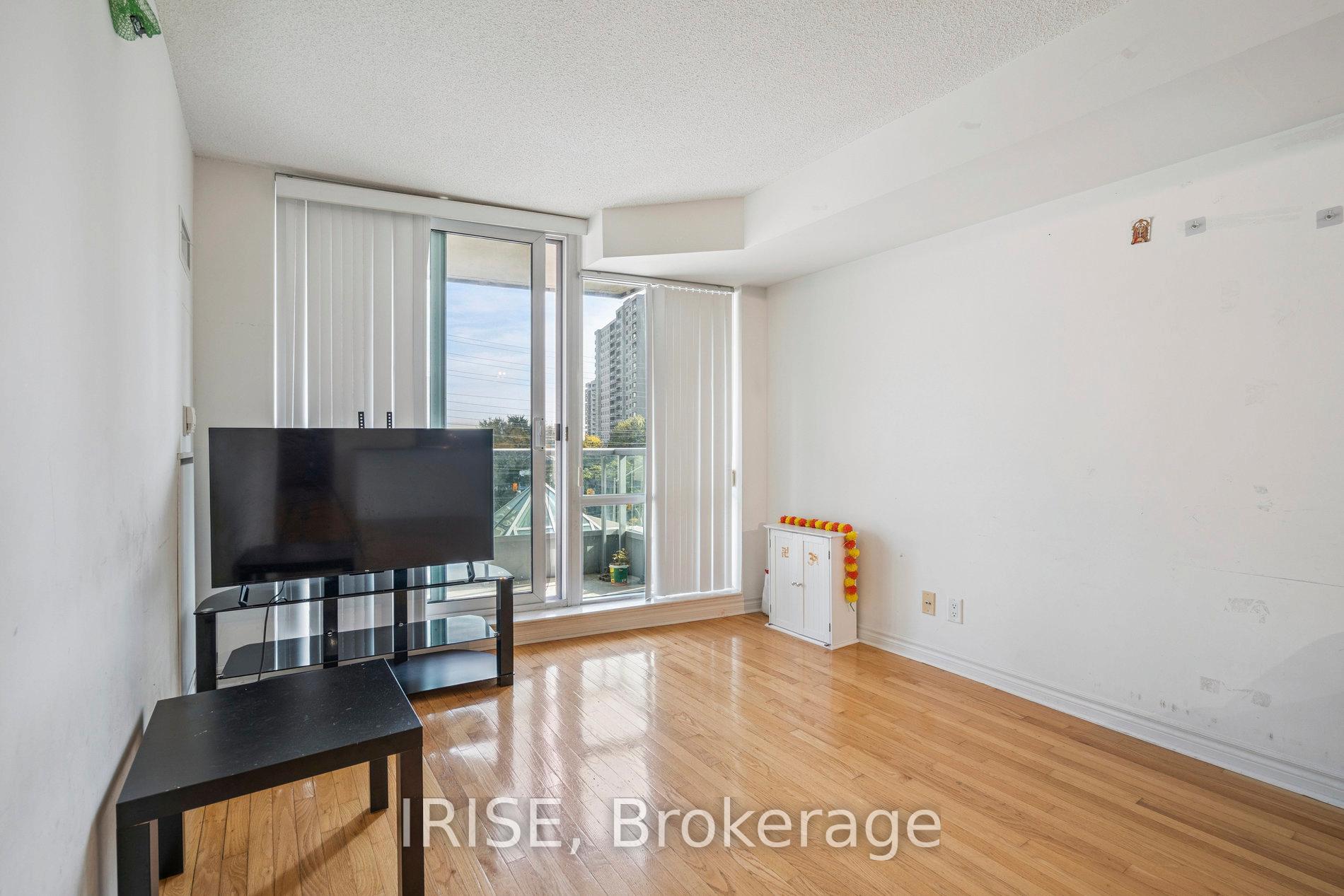 Photo 3 of Unit 411, 33 Elm Drive, Mississauga, City Centre — HOMEH