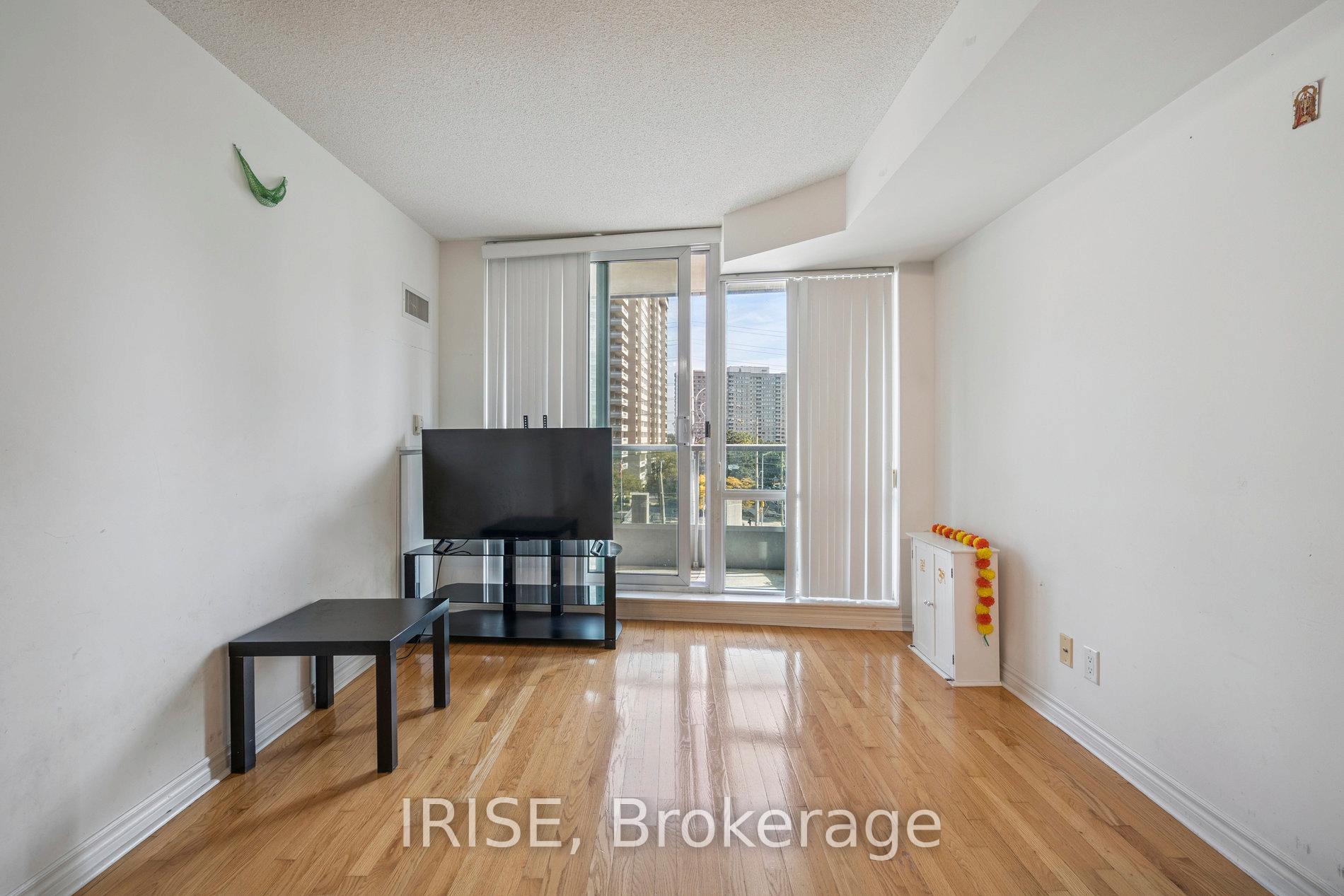 Photo 4 of Unit 411, 33 Elm Drive, Mississauga, City Centre — HOMEH