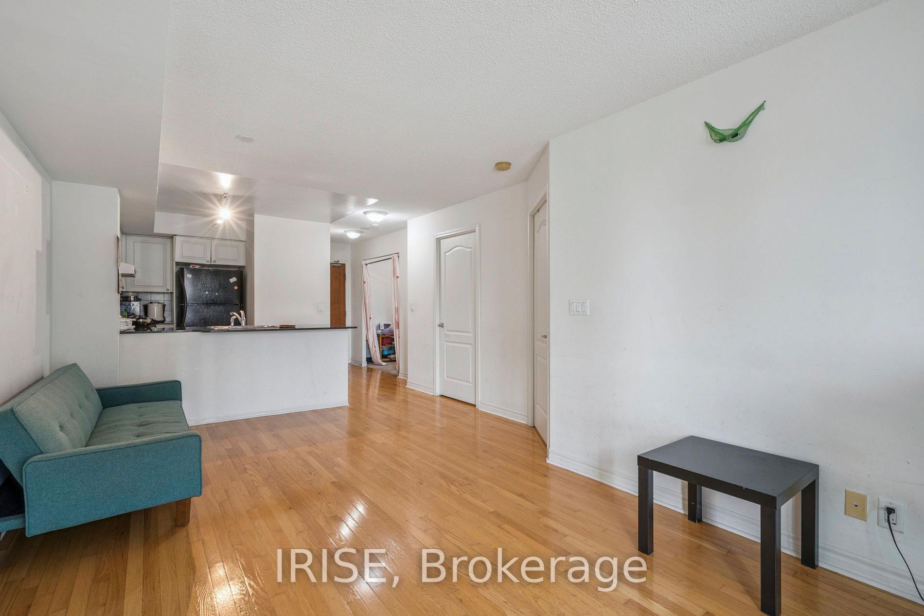 Photo 7 of Unit 411, 33 Elm Drive, Mississauga, City Centre — HOMEH