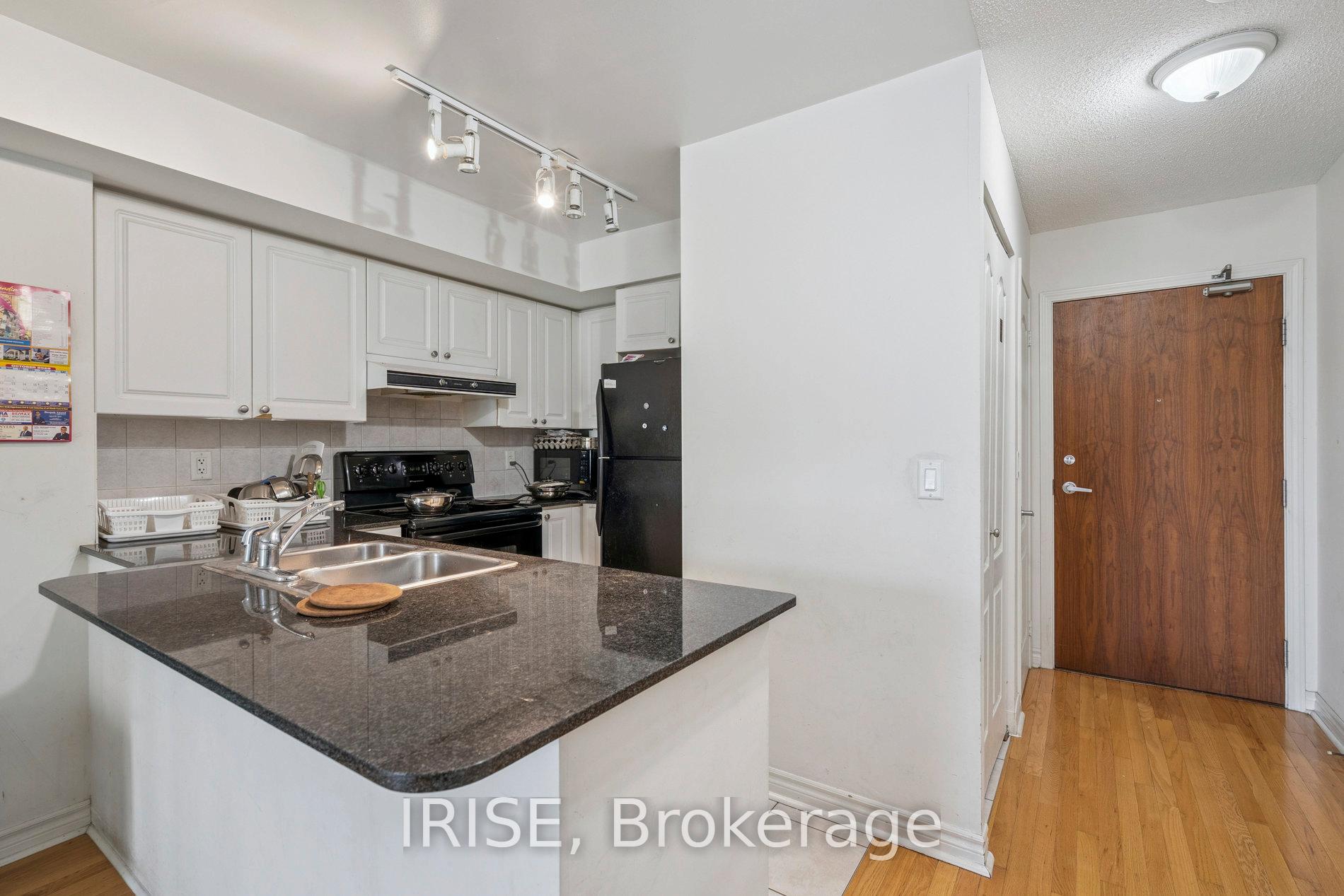 Photo 8 of Unit 411, 33 Elm Drive, Mississauga, City Centre — HOMEH