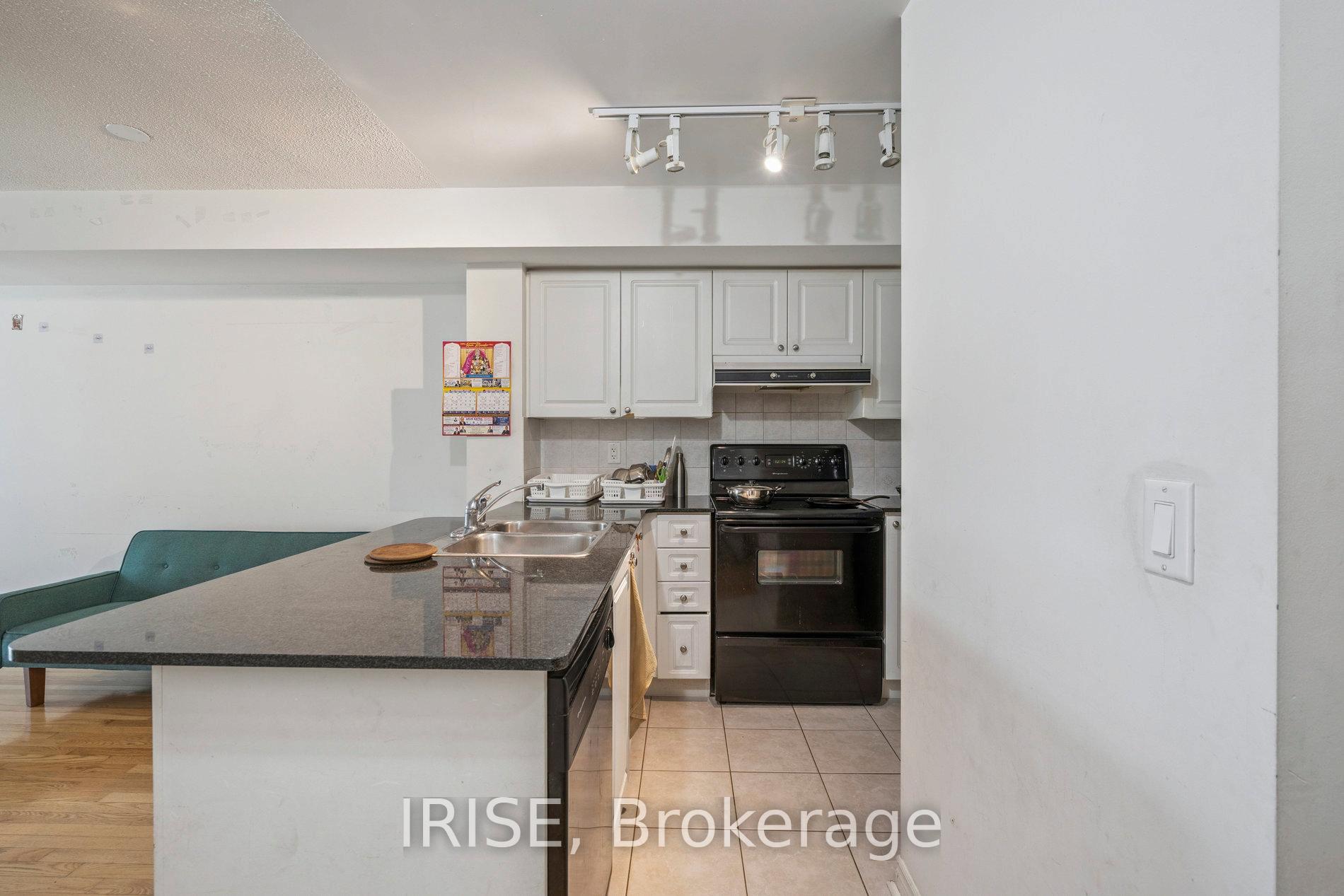 Photo 9 of Unit 411, 33 Elm Drive, Mississauga, City Centre — HOMEH