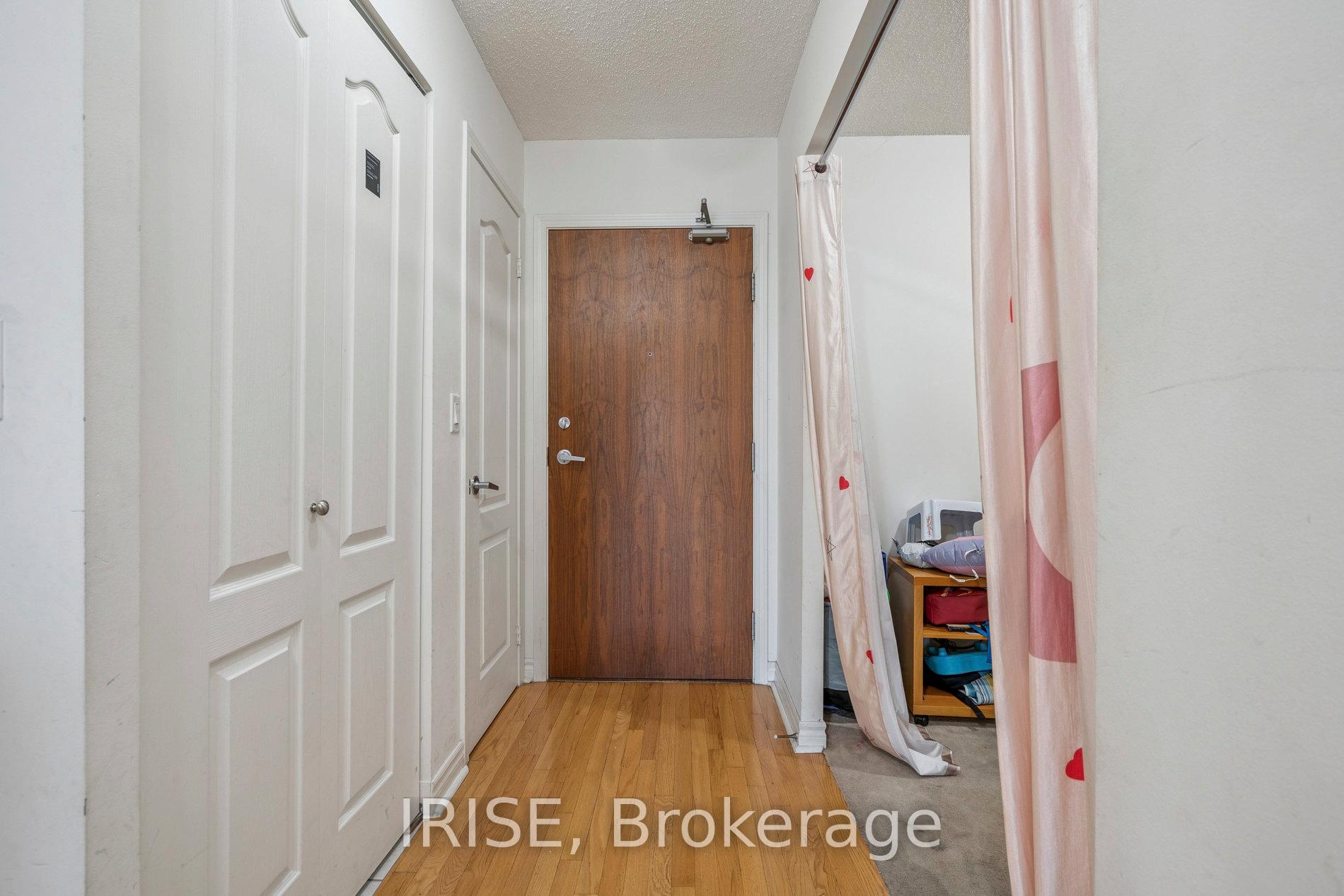 Photo 12 of Unit 411, 33 Elm Drive, Mississauga, City Centre — HOMEH