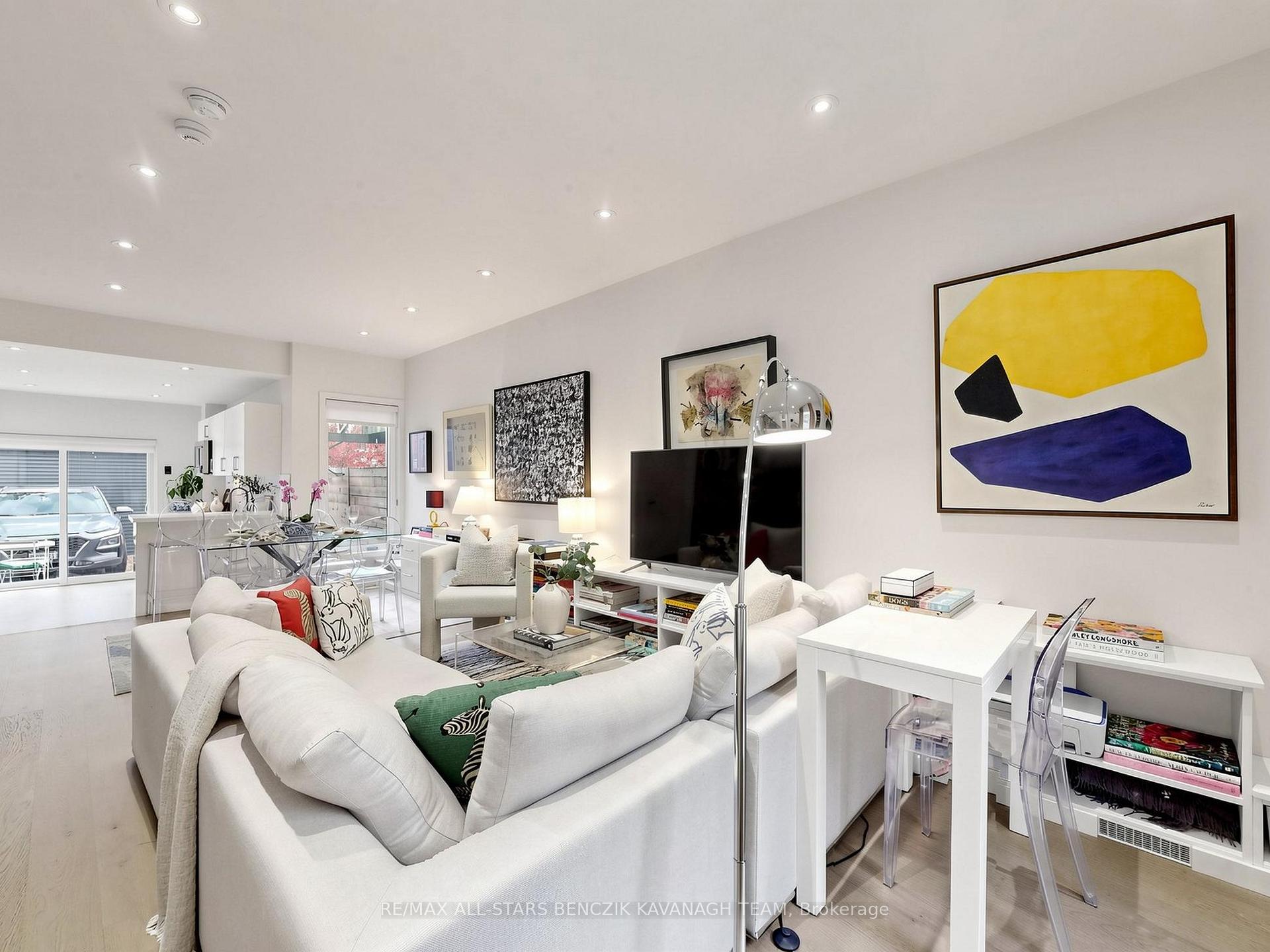 Photo 4 of 209 Marlborough Place, Toronto, The Annex — HOMEH