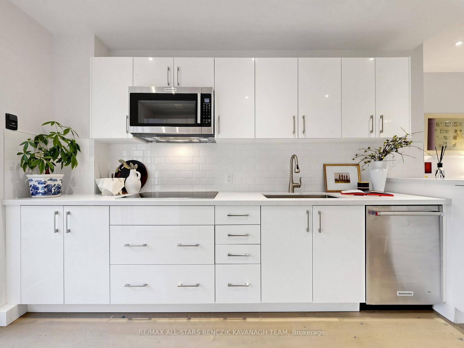 Photo 7 of 209 Marlborough Place, Toronto, The Annex — HOMEH