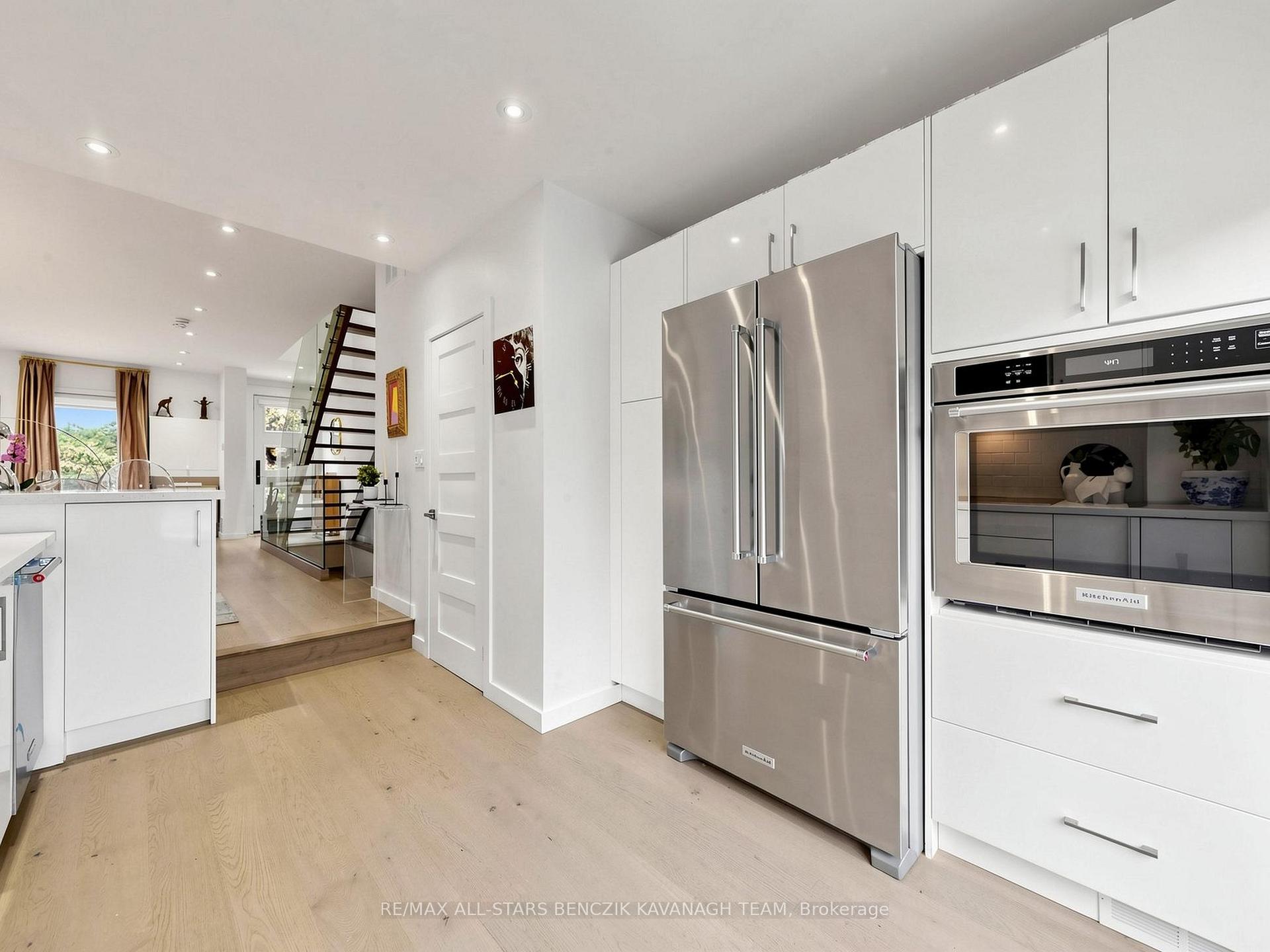 Photo 8 of 209 Marlborough Place, Toronto, The Annex — HOMEH