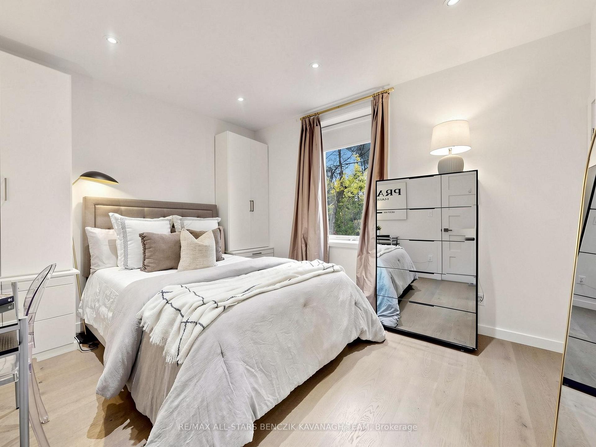 Photo 12 of 209 Marlborough Place, Toronto, The Annex — HOMEH