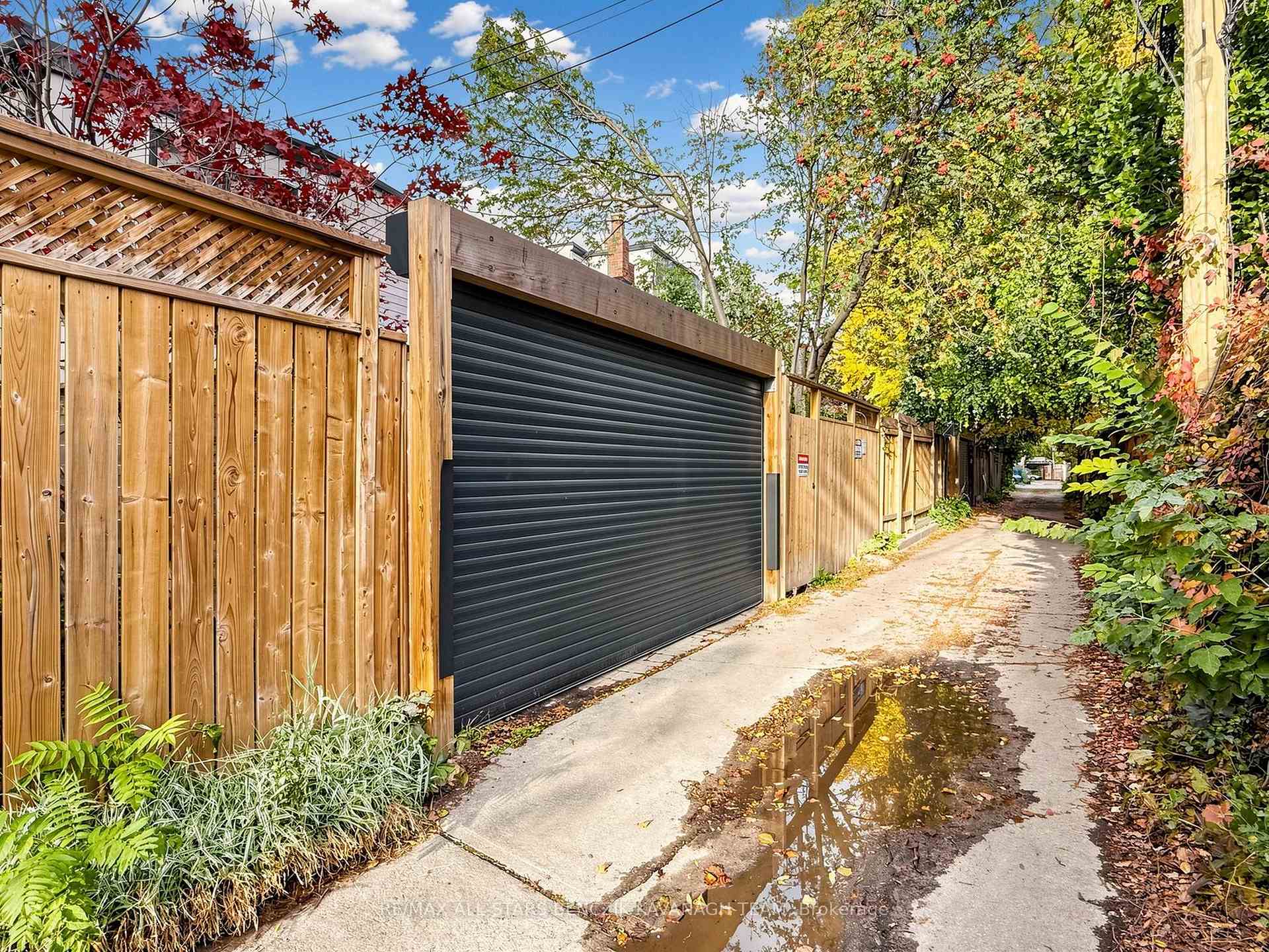 Photo 25 of 209 Marlborough Place, Toronto, The Annex — HOMEH