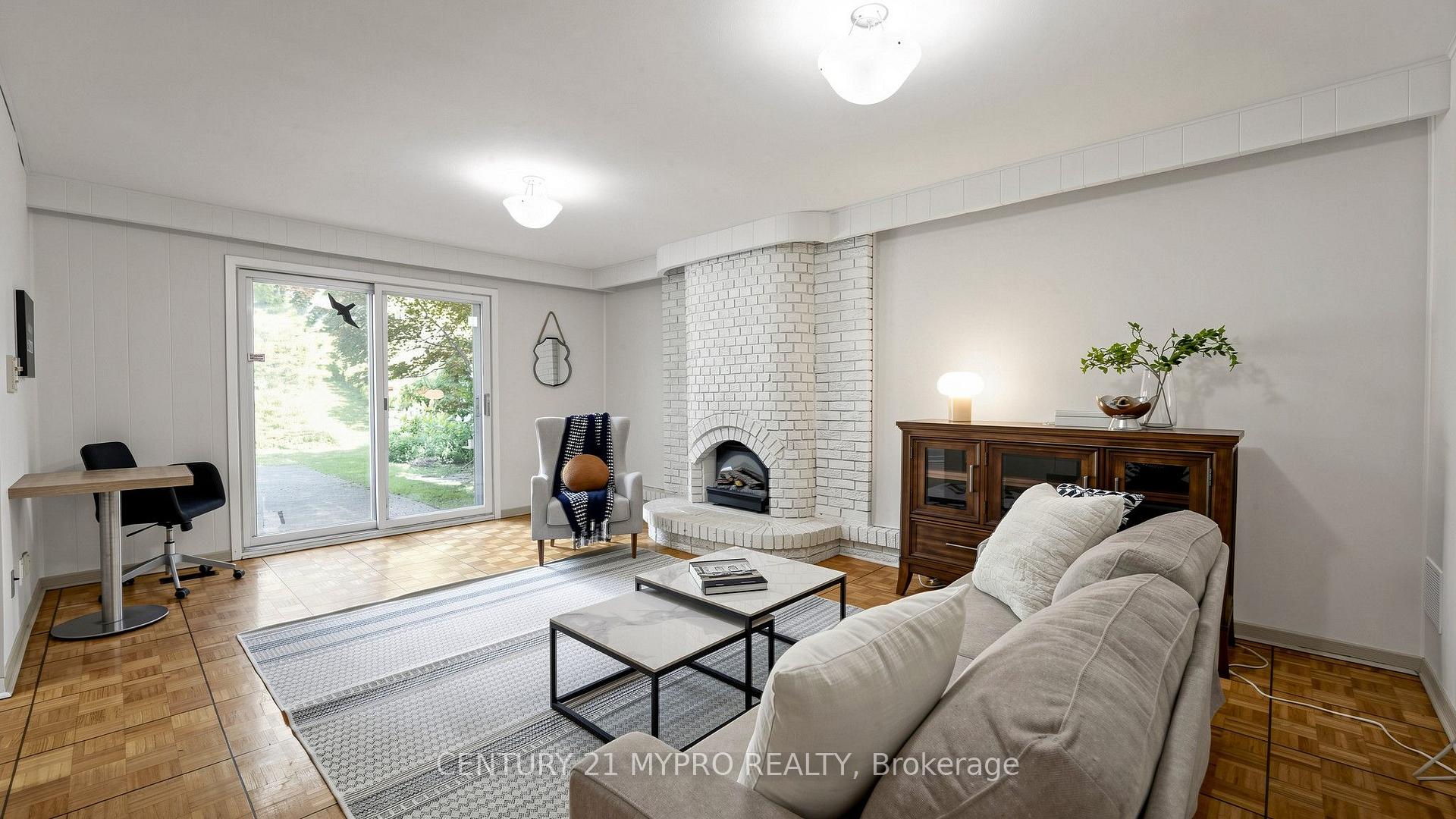 Photo 13 of 23 Forest Park Crescent, Markham, Royal Orchard — HOMEH