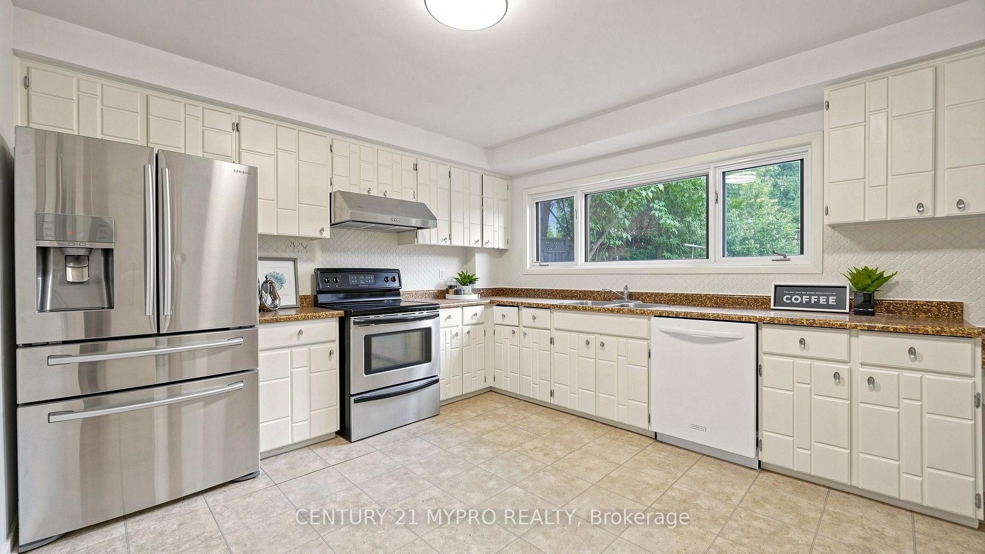 Photo 15 of 23 Forest Park Crescent, Markham, Royal Orchard — HOMEH