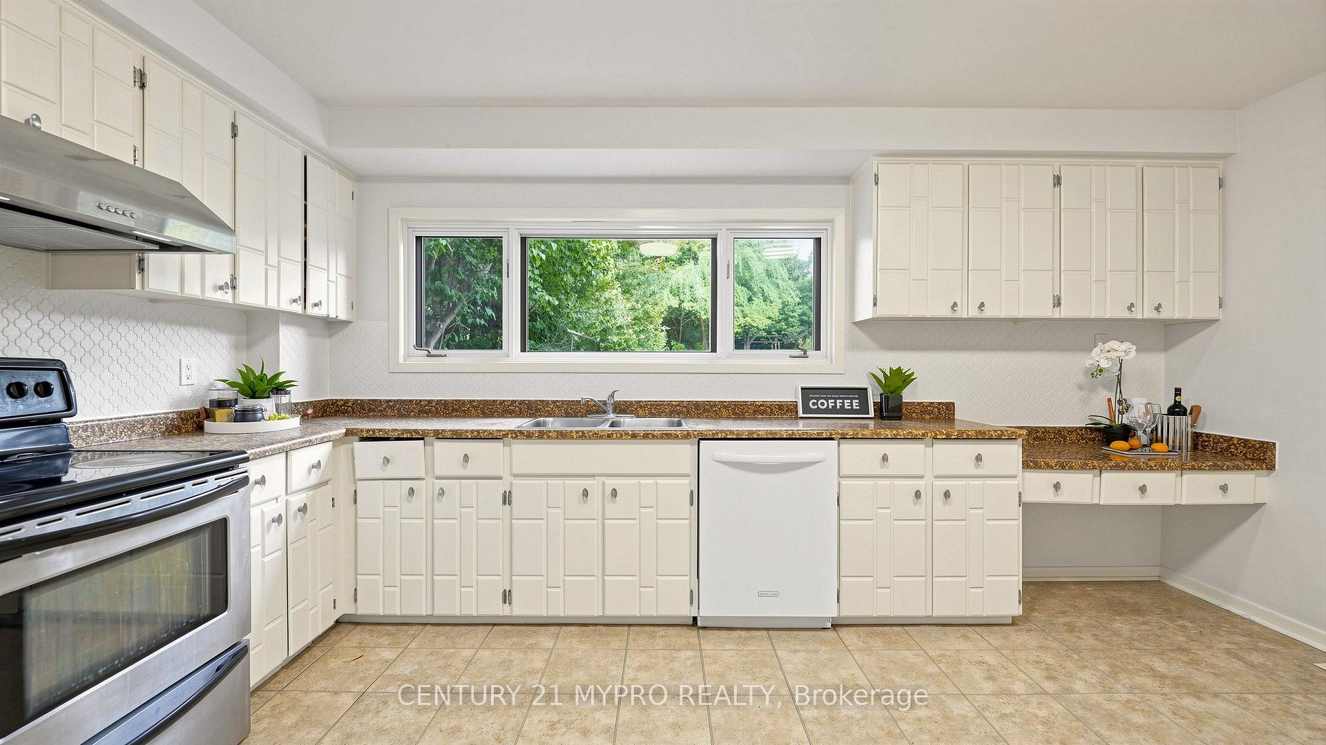 Photo 16 of 23 Forest Park Crescent, Markham, Royal Orchard — HOMEH