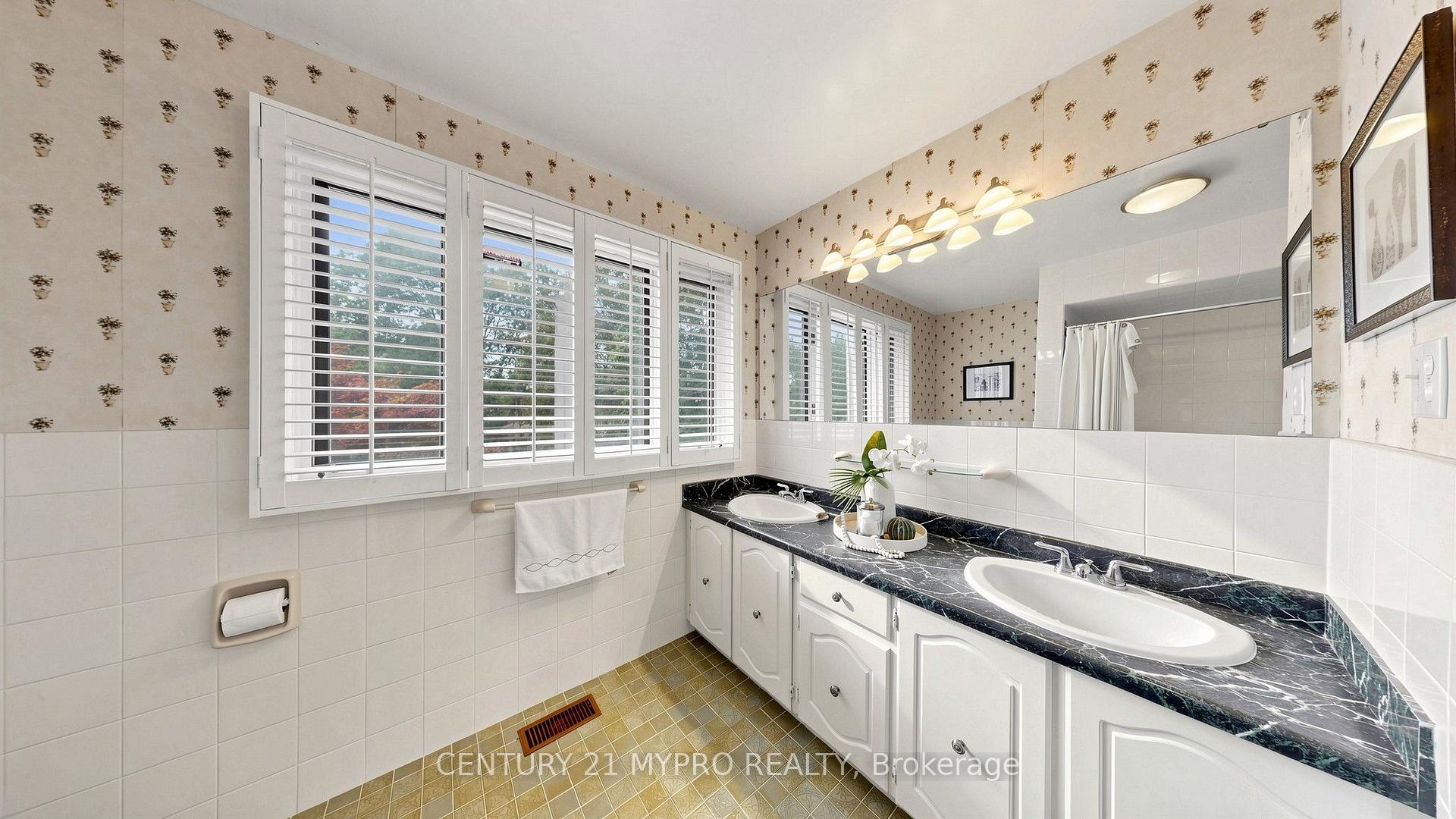 Photo 24 of 23 Forest Park Crescent, Markham, Royal Orchard — HOMEH