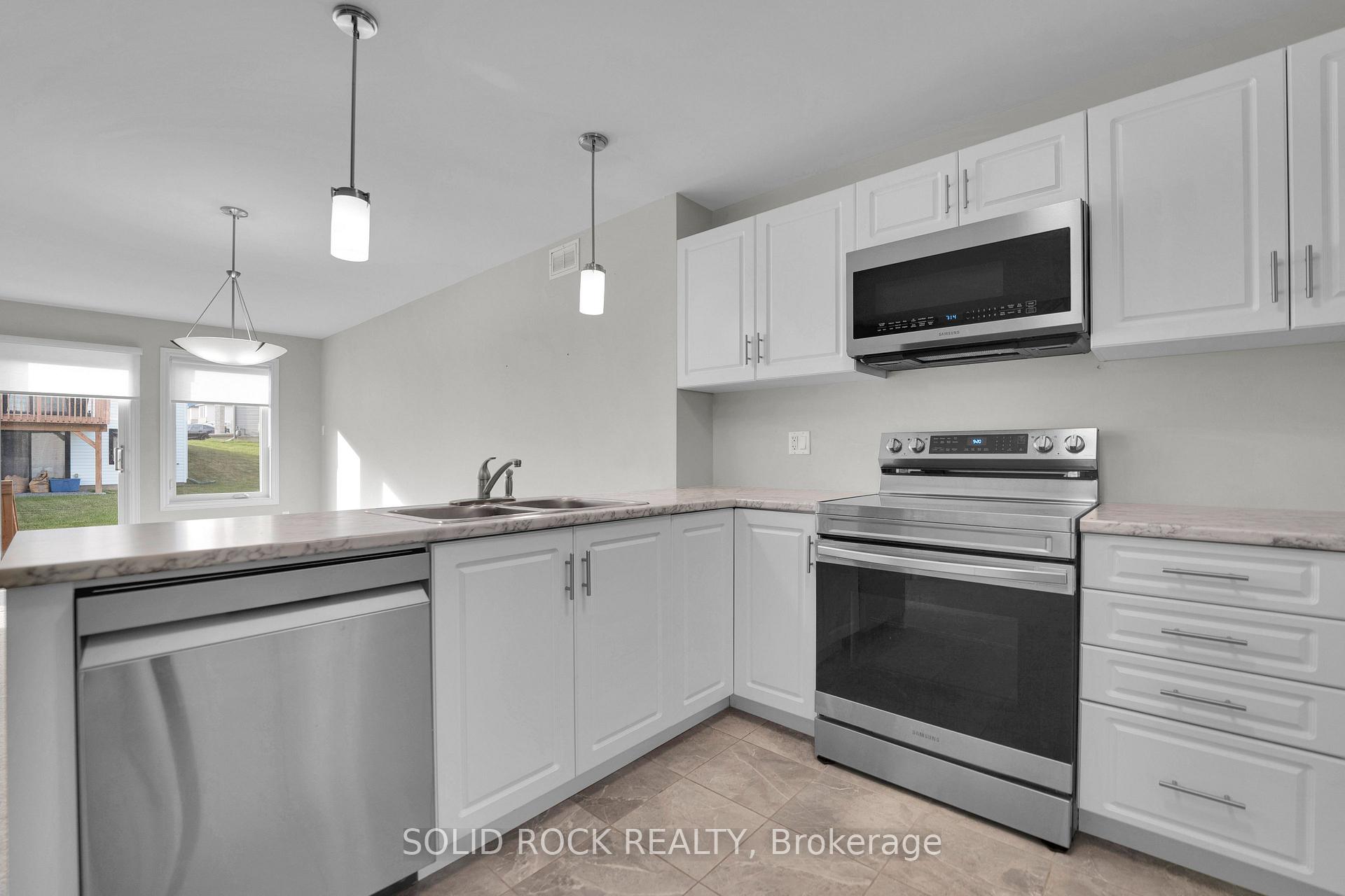 Photo 4 of 54 Griffith Way, Carleton Place, Carleton Place — HOMEH