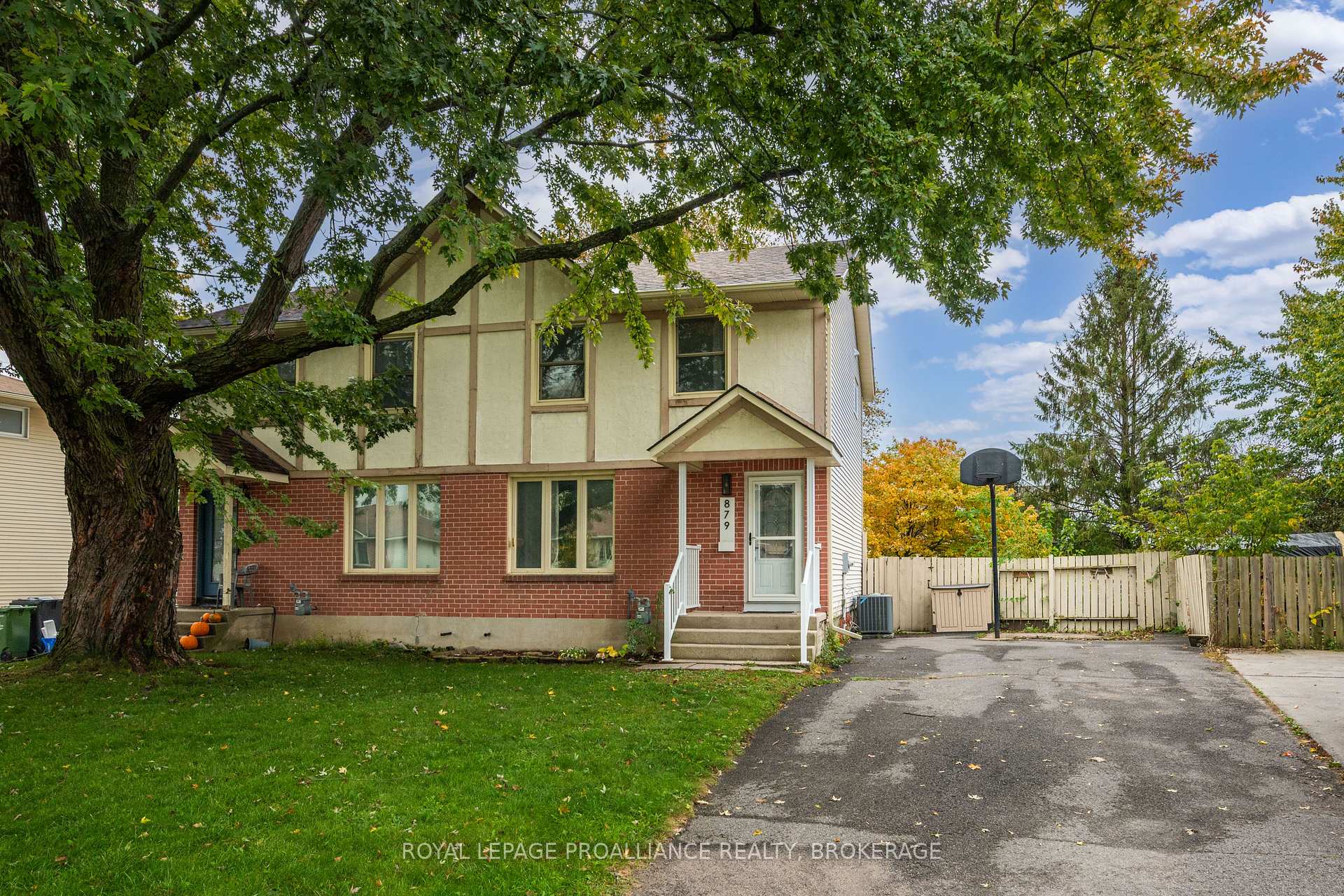 Photo 1 of 879 Beaconhill Court, Kingston, North of Taylor-Kidd Blvd — HOMEH