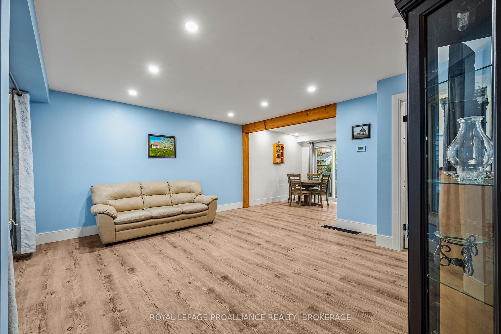 Photo 5 of 879 Beaconhill Court, Kingston, North of Taylor-Kidd Blvd — HOMEH