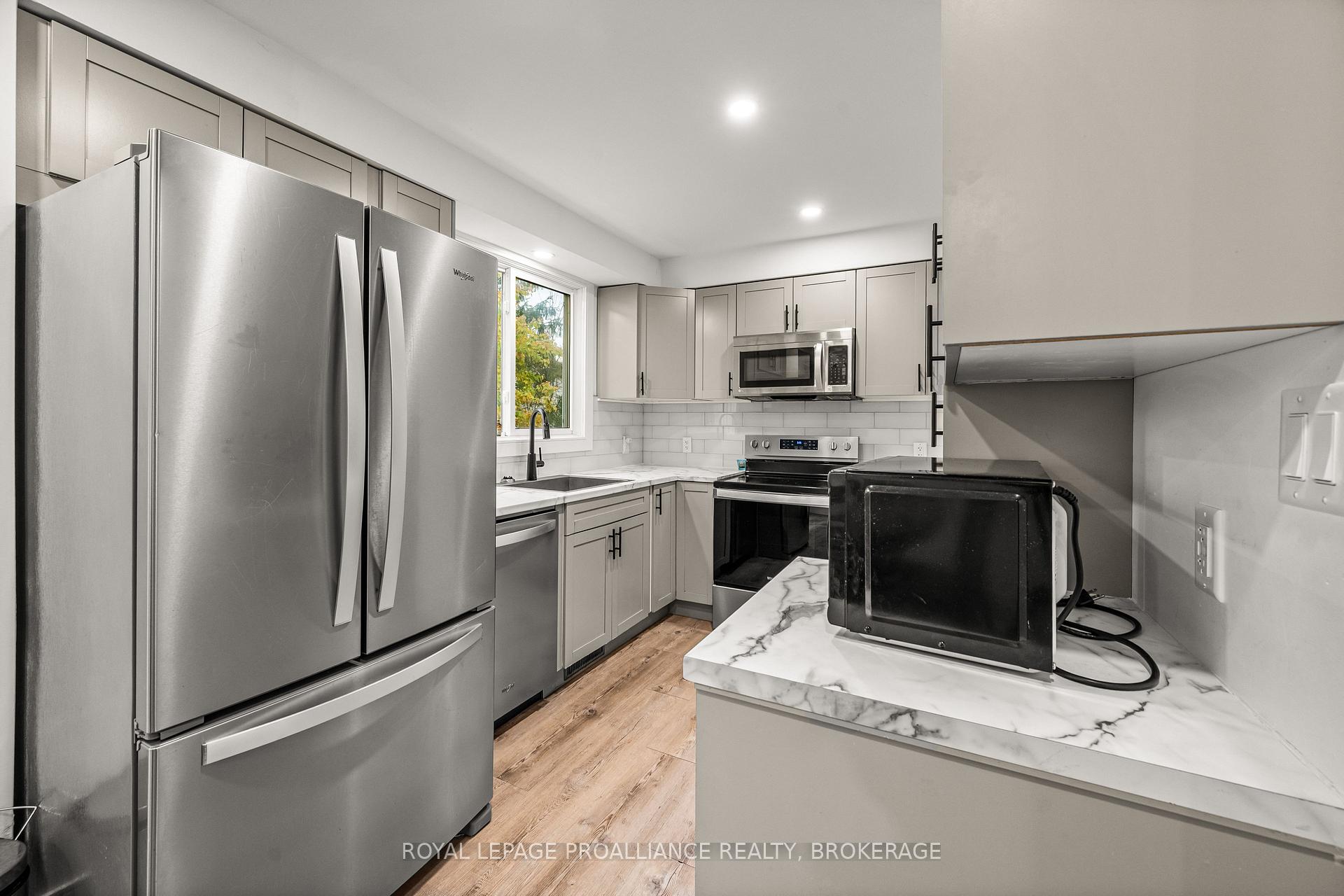 Photo 11 of 879 Beaconhill Court, Kingston, North of Taylor-Kidd Blvd — HOMEH