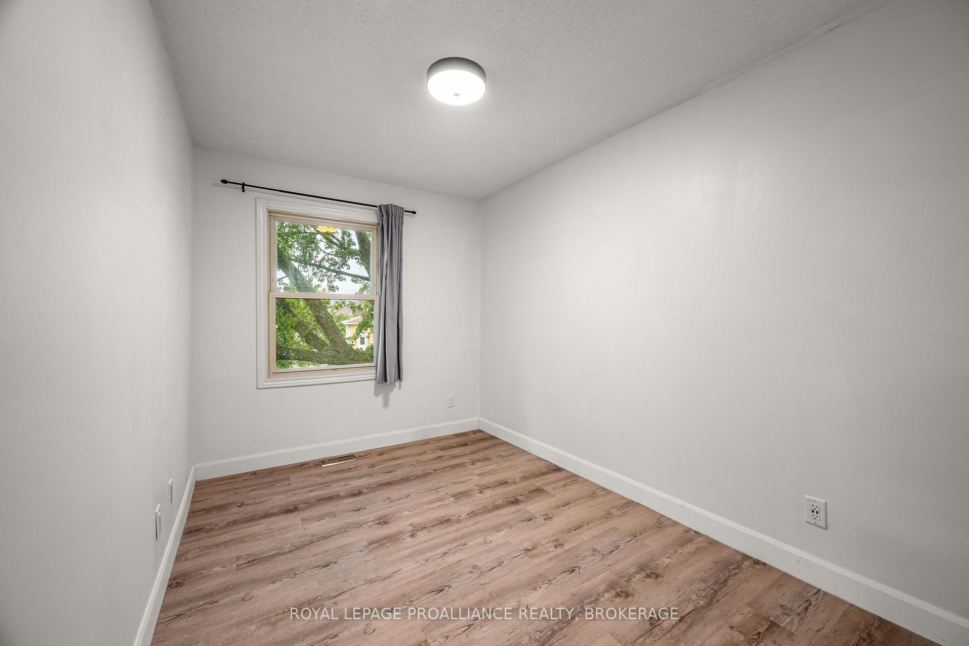 Photo 23 of 879 Beaconhill Court, Kingston, North of Taylor-Kidd Blvd — HOMEH