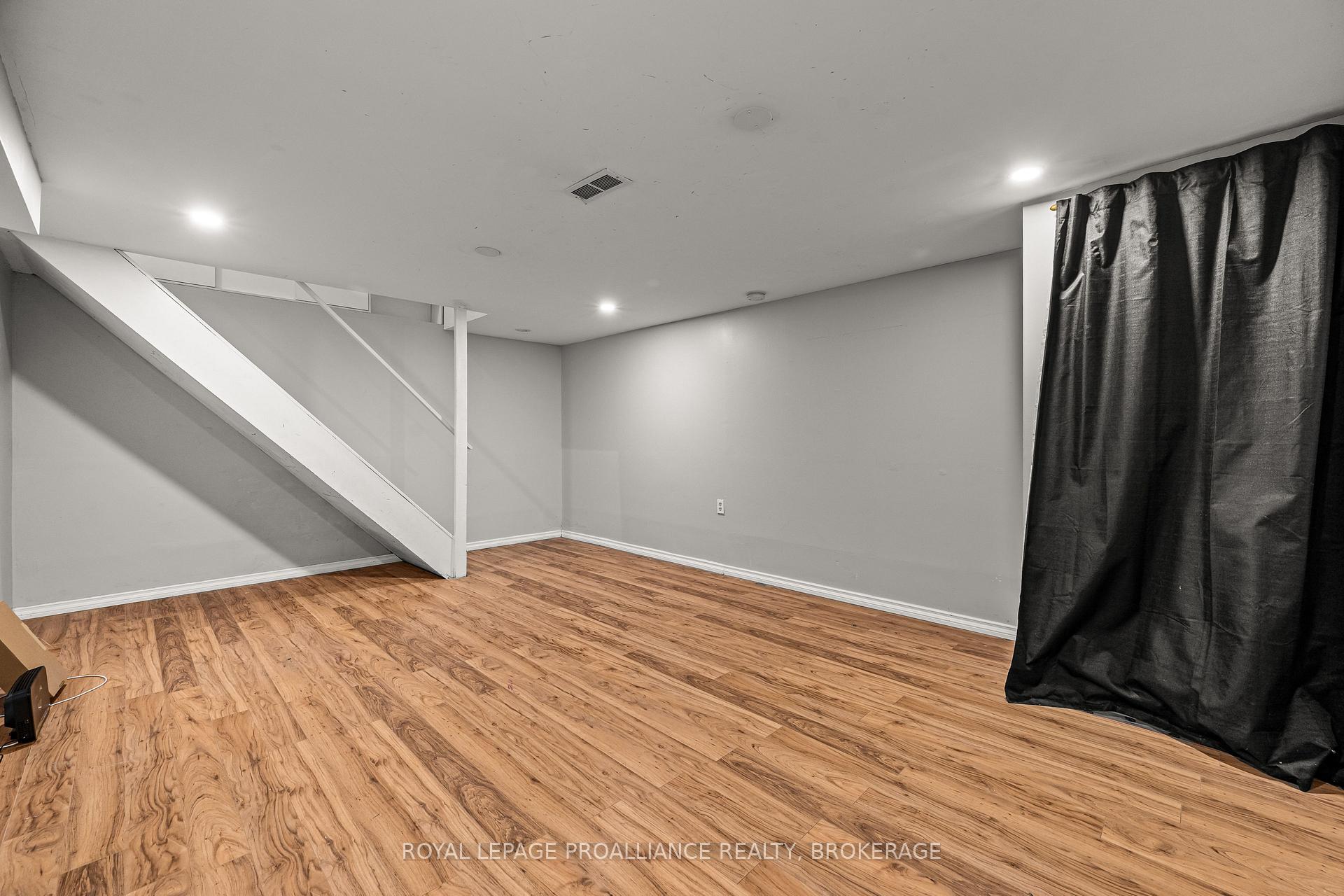 Photo 30 of 879 Beaconhill Court, Kingston, North of Taylor-Kidd Blvd — HOMEH