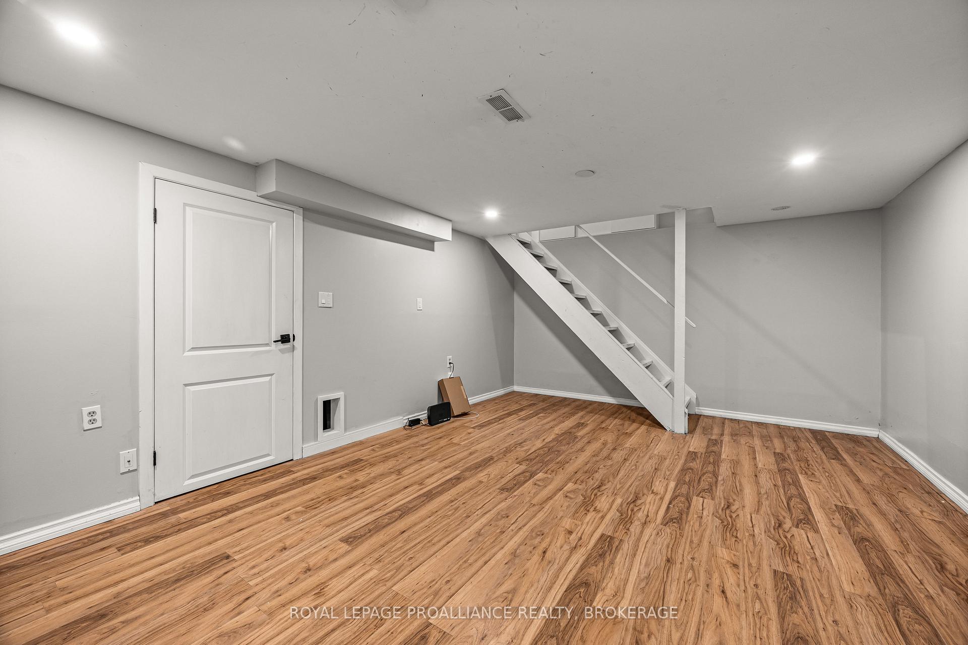 Photo 31 of 879 Beaconhill Court, Kingston, North of Taylor-Kidd Blvd — HOMEH