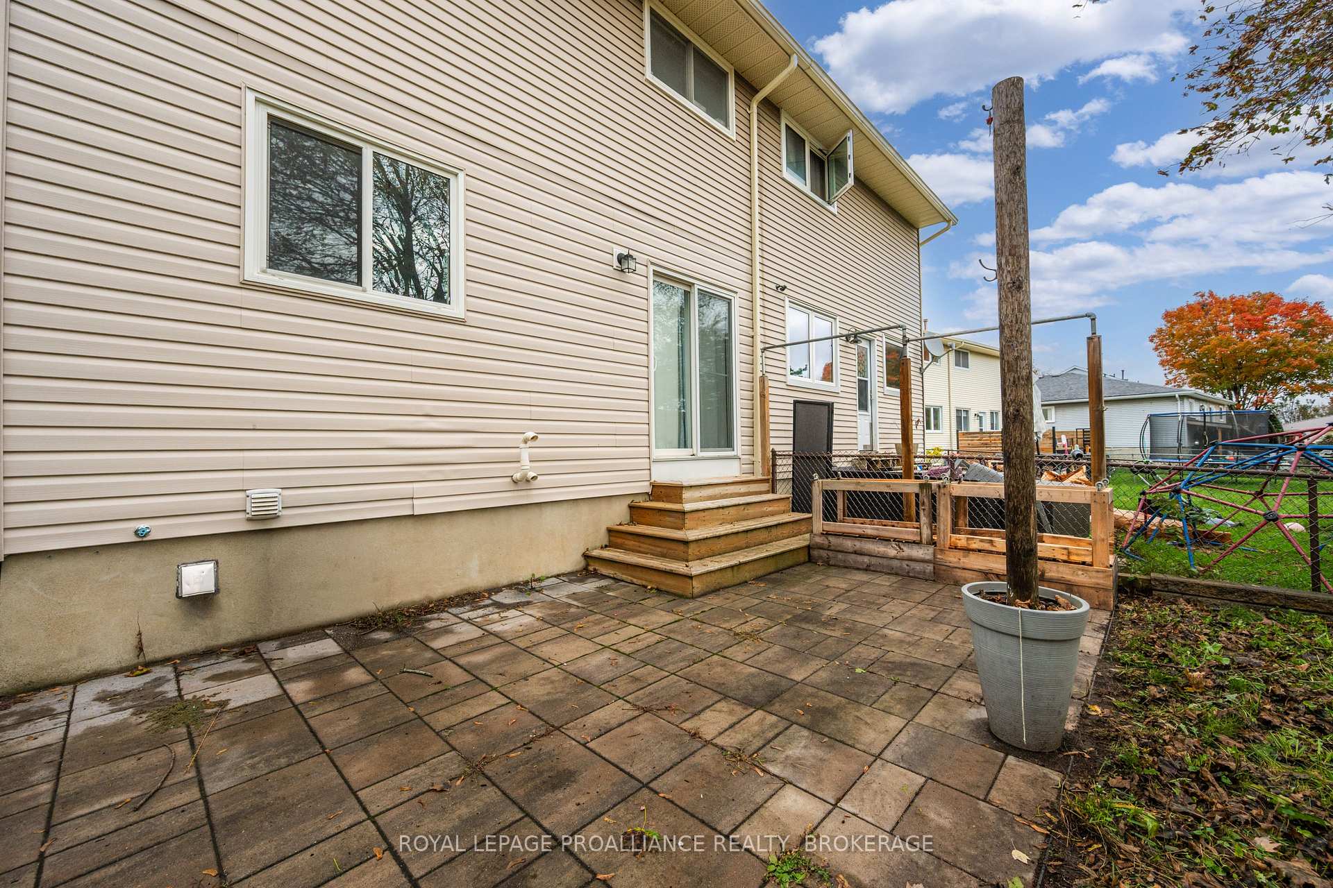 Photo 34 of 879 Beaconhill Court, Kingston, North of Taylor-Kidd Blvd — HOMEH