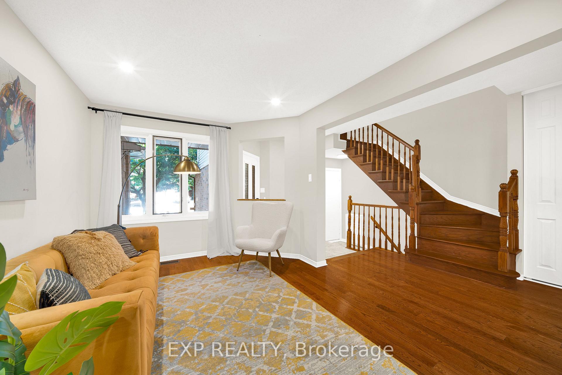 Photo 3 of 105 Southport Drive, Ottawa, Hunt Club Park/Greenboro — HOMEH