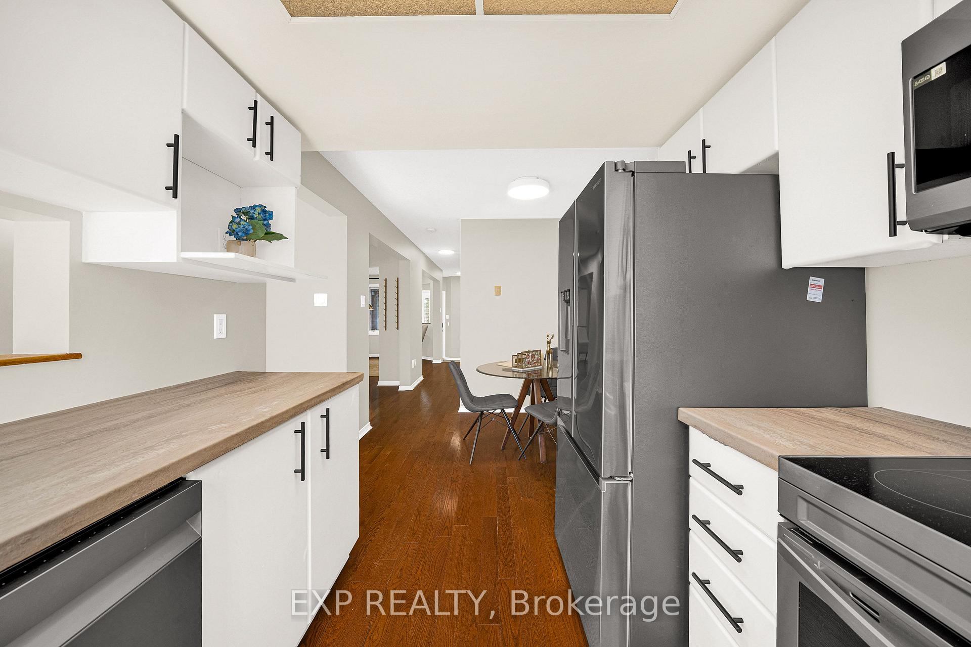 Photo 13 of 105 Southport Drive, Ottawa, Hunt Club Park/Greenboro — HOMEH