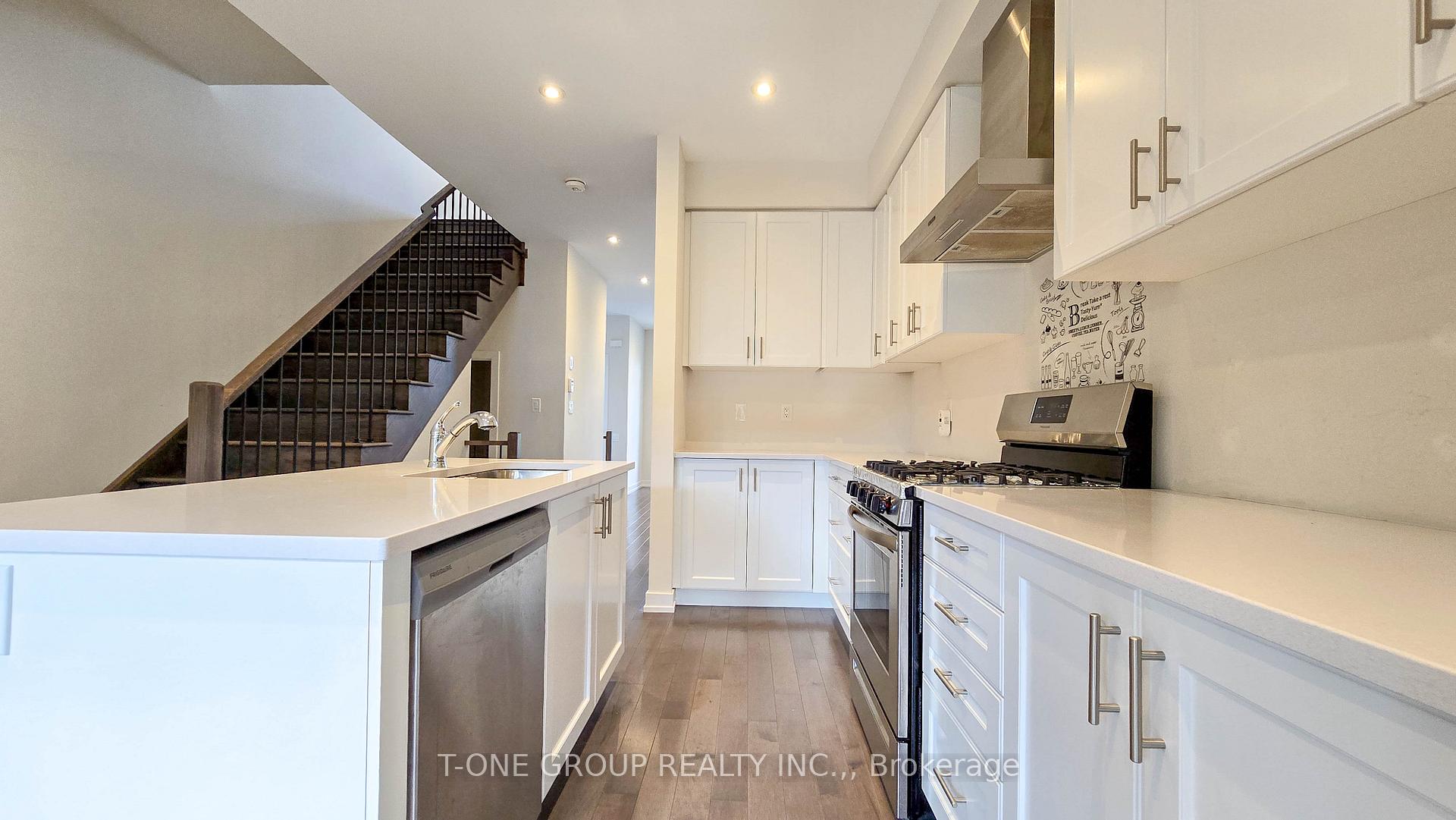 Photo 3 of 32 Harvest Field Road, Markham, Cornell — HOMEH