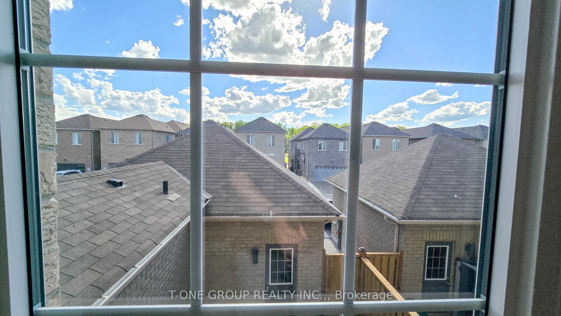 Photo 12 of 32 Harvest Field Road, Markham, Cornell — HOMEH