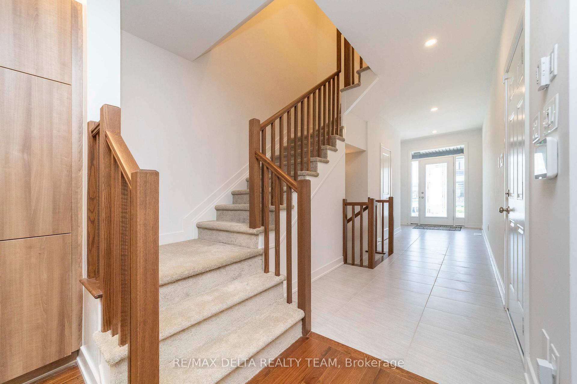 Photo 2 of 631 Knotridge Street, Ottawa, Mer Bleue/Bradley Estates/Anderson Park — HOMEH