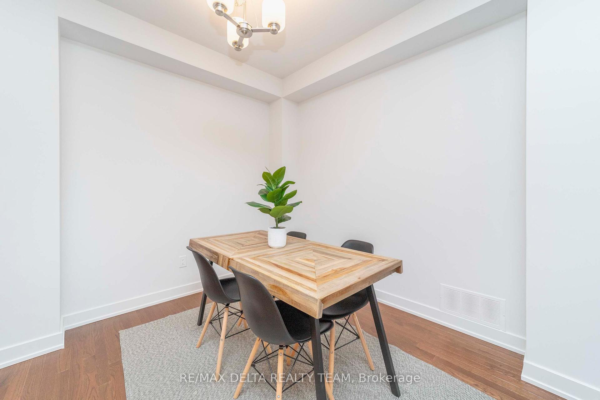 Photo 3 of 631 Knotridge Street, Ottawa, Mer Bleue/Bradley Estates/Anderson Park — HOMEH